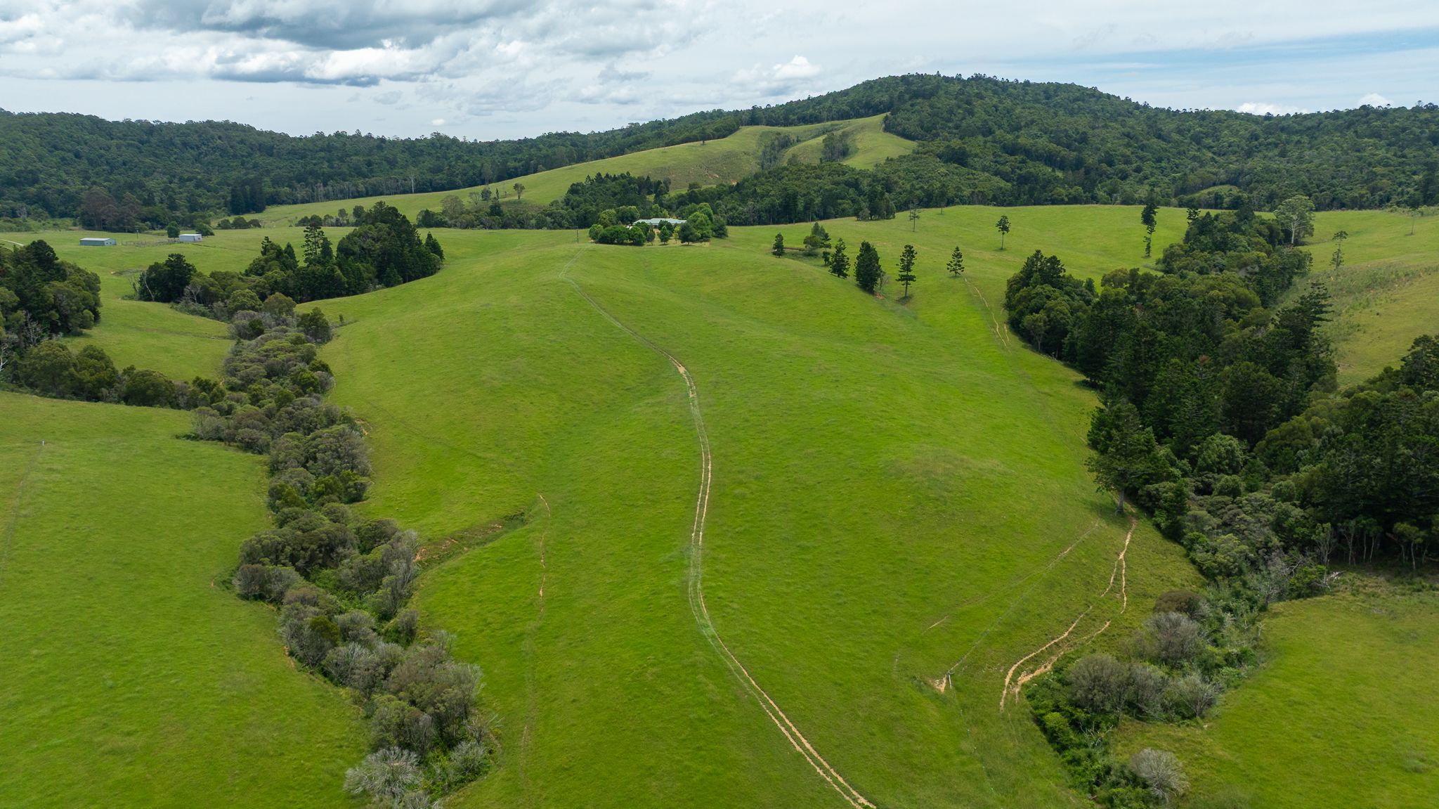 "Aberfeldy"/174 Seccombes Road — photo 14 of 16