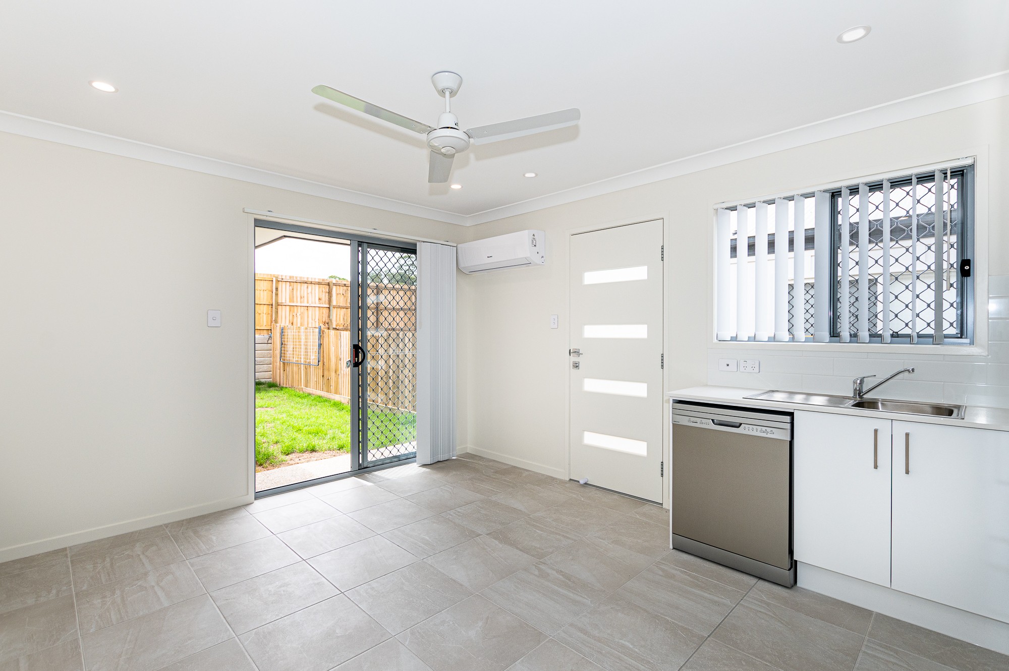 2/47 Sapphire Crescent, Redbank Plains, QLD 4301