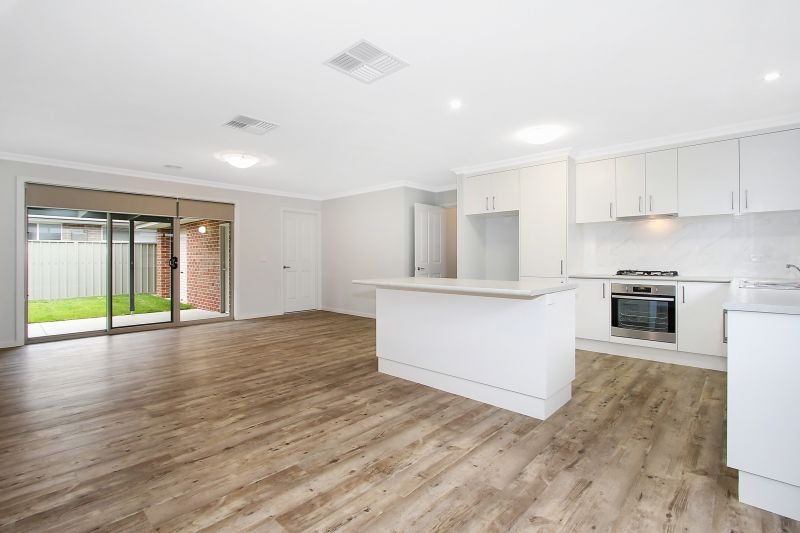 69 Songlark Crescent, Thurgoona, NSW 2640