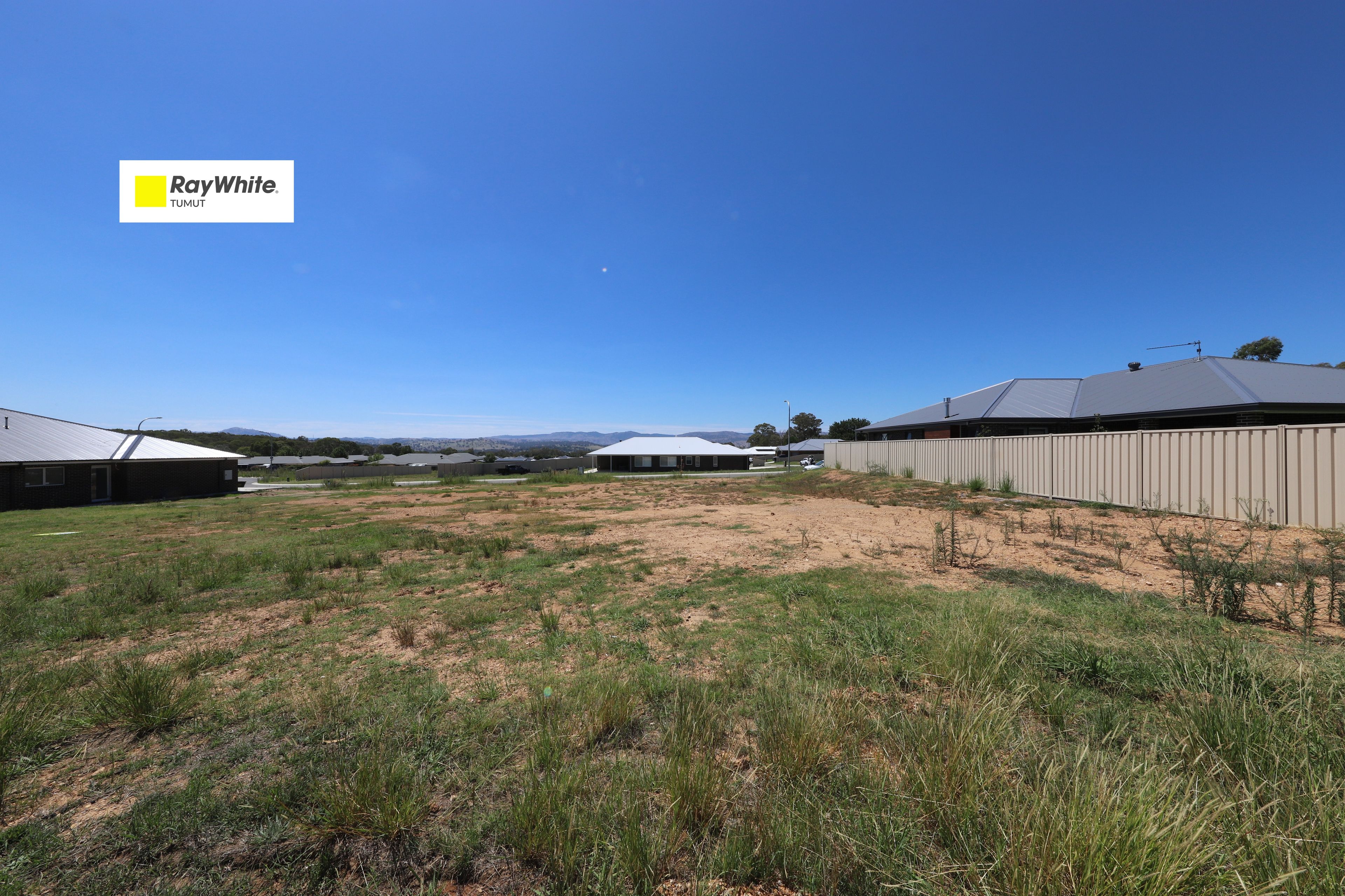 33 Weeden Place, Tumut NSW 2720