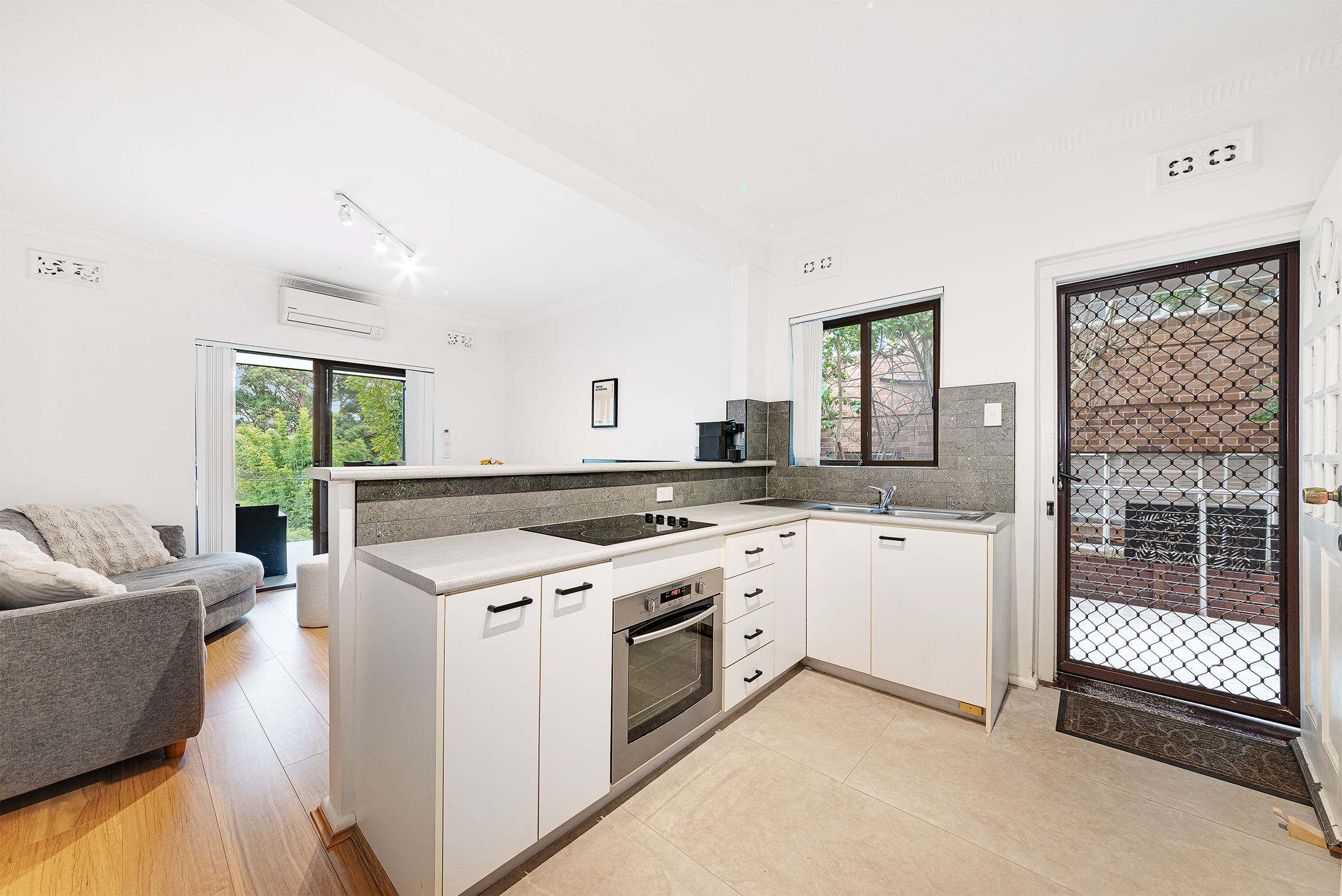 3/36 Brightmore Street — photo 3 of 9