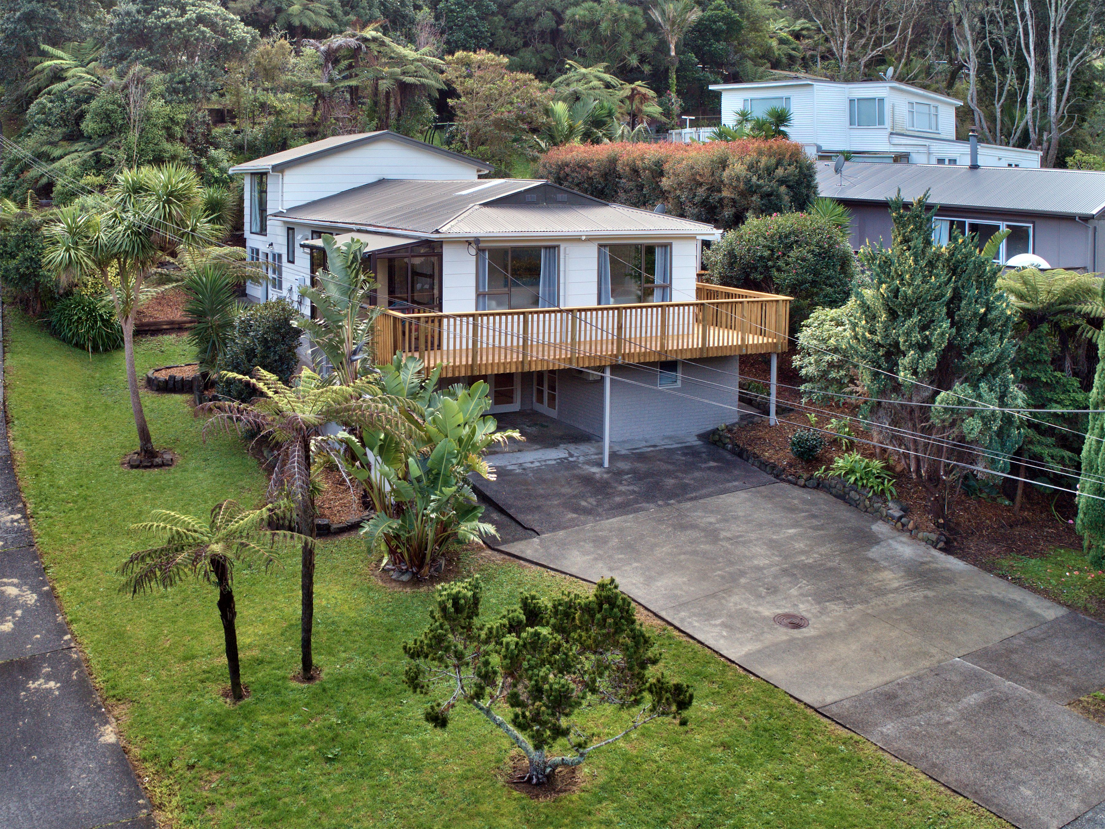 32 Foster Avenue, Huia, Waitakere City