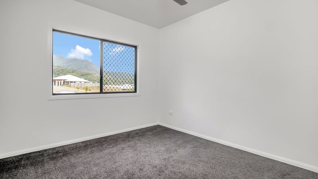 26 Amberwood Crescent — photo 7 of 11