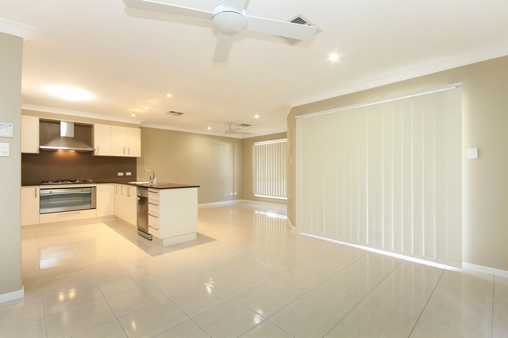22 Edward Close, North Lakes, QLD 4509