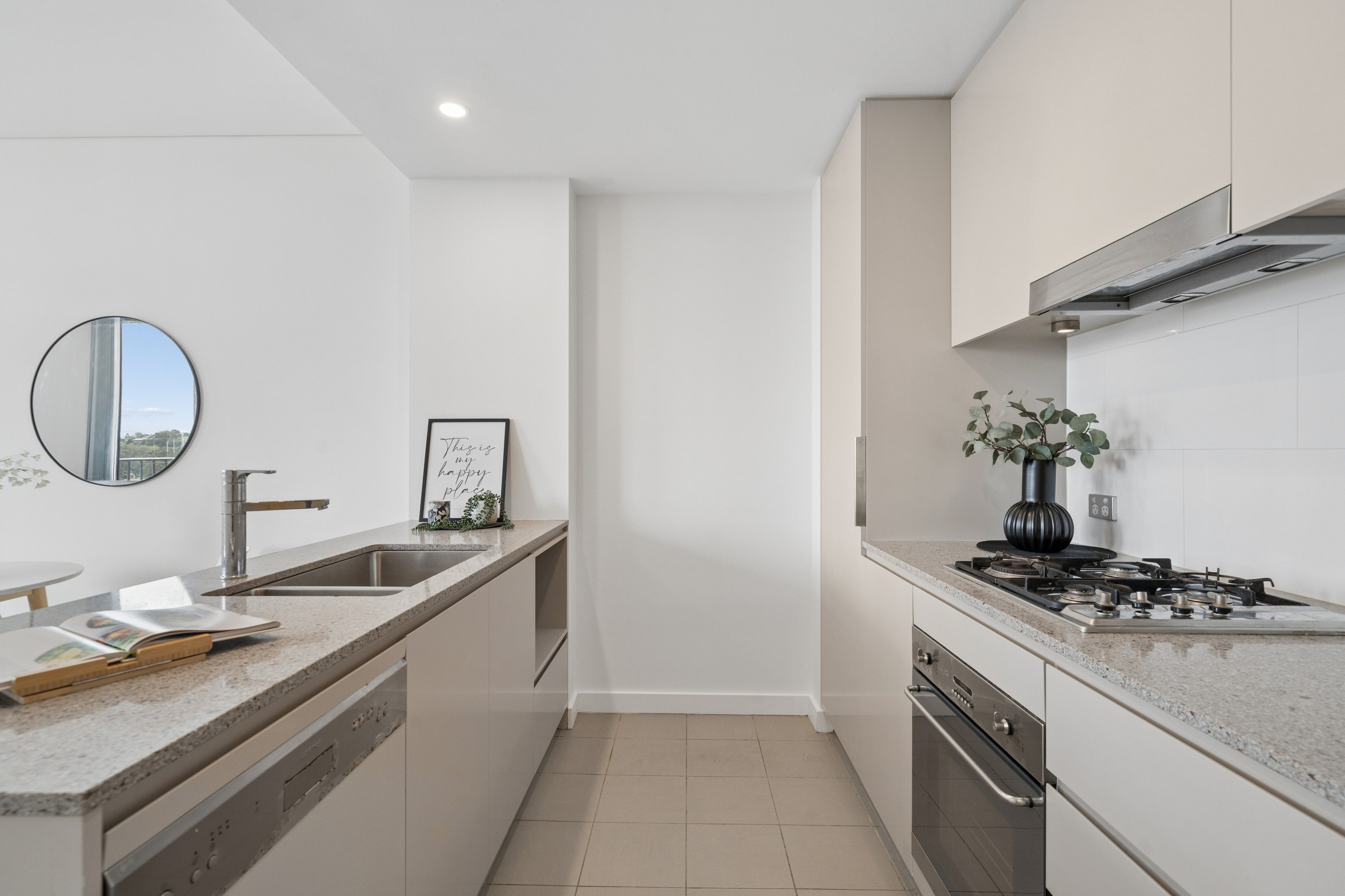 302/2 Discovery Point Place — photo 4 of 20