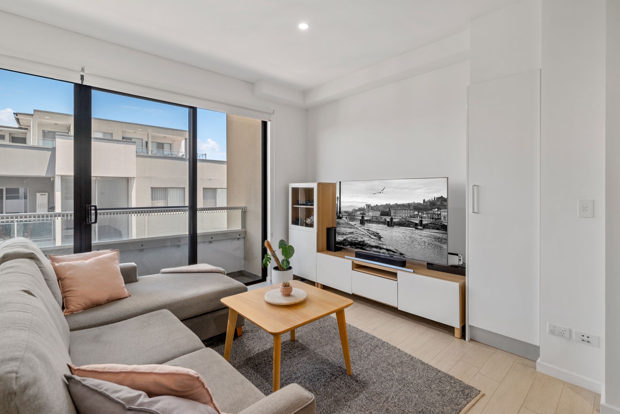 303/5 Cullen Avenue, JORDAN SPRINGS, NSW 2747