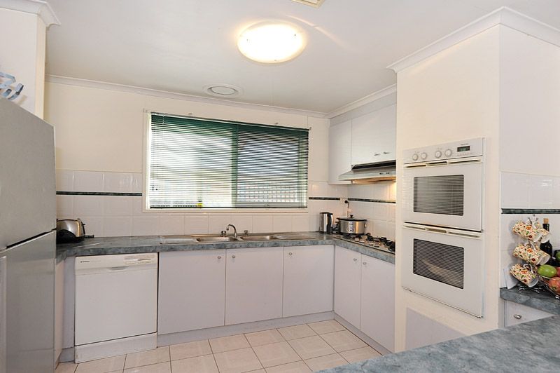 5 Bellfield Drive, Lysterfield, VIC 3156