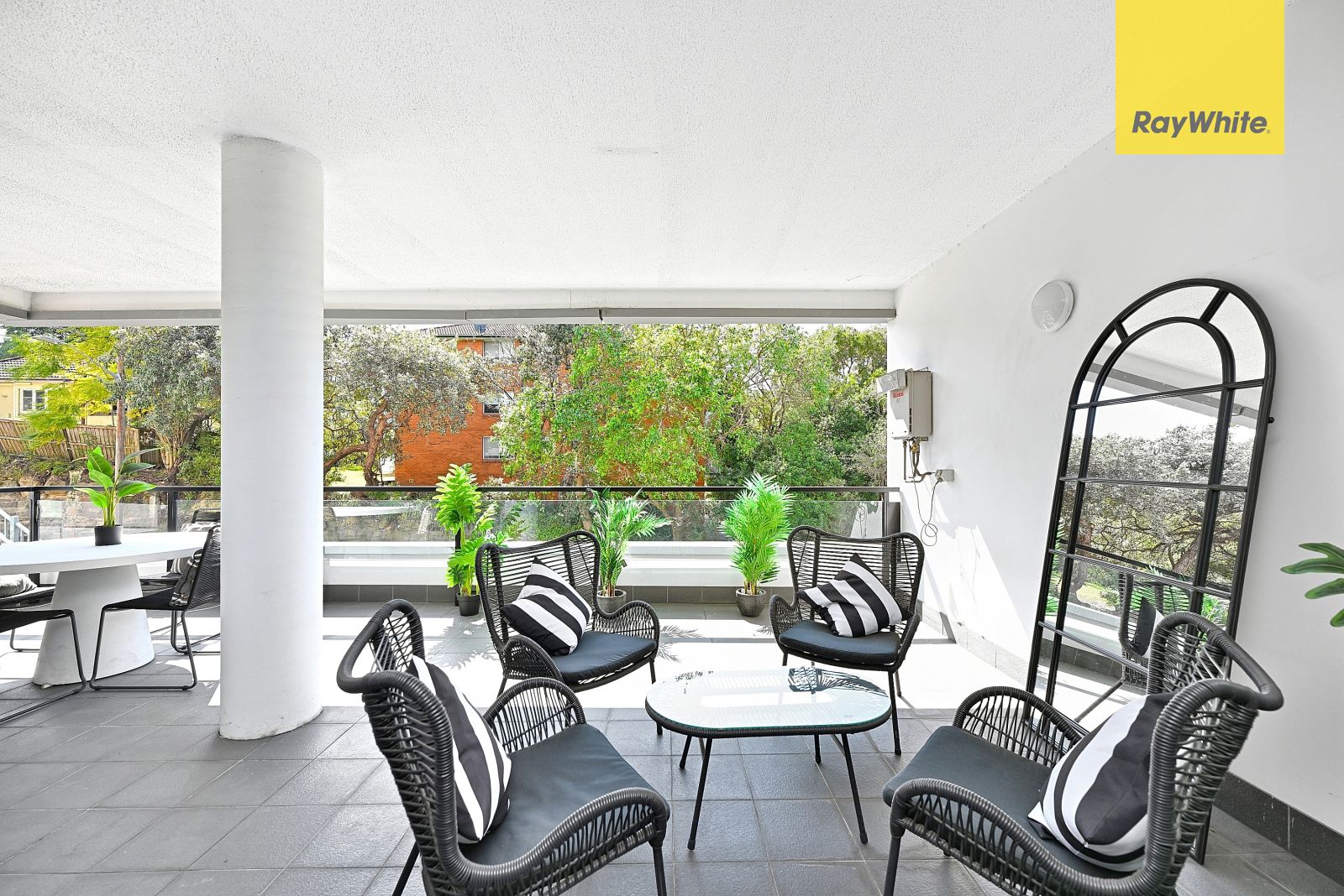 203/115 Bowden Street — photo 5 of 10