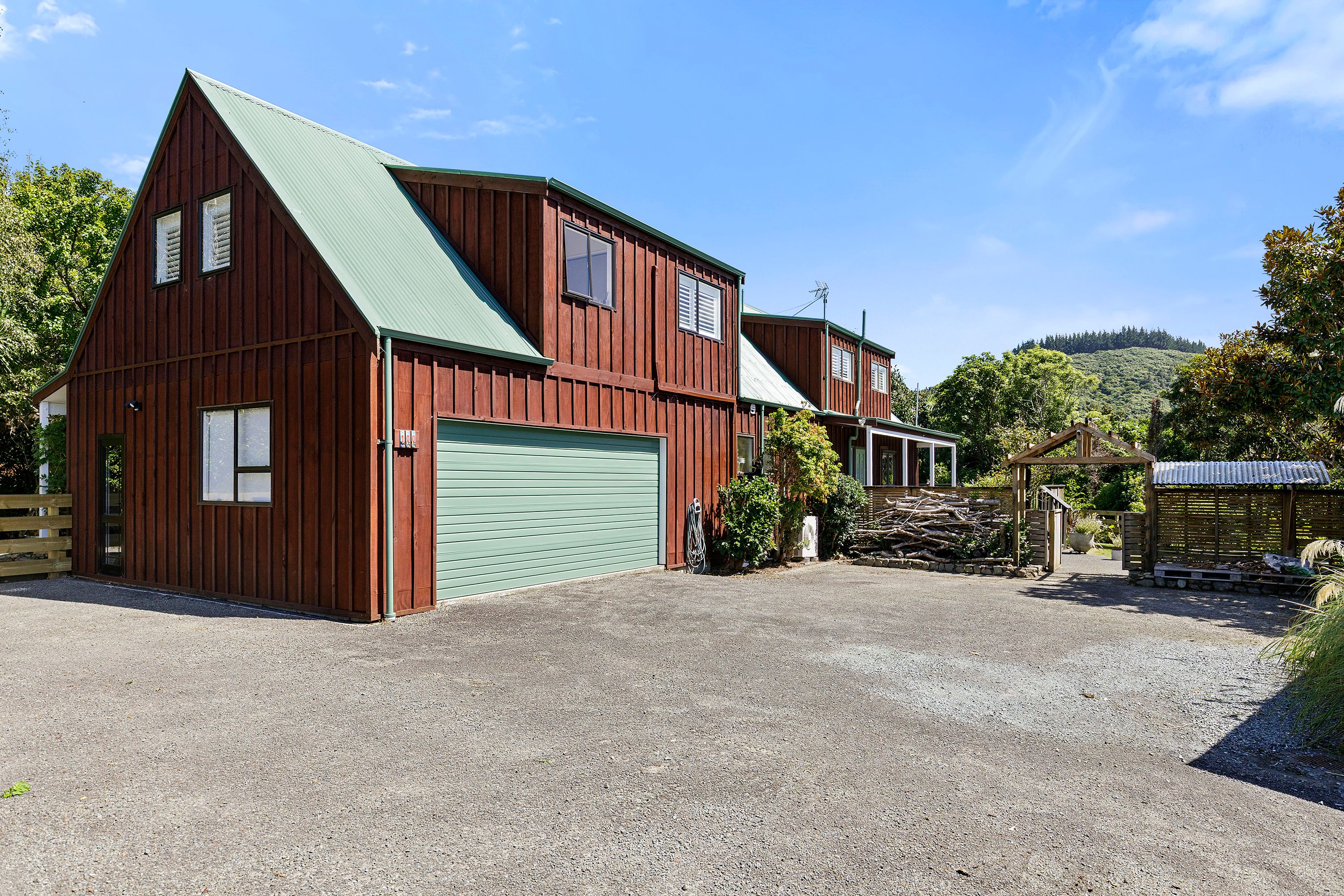 100 Emerald Hill Drive, Birchville, Upper Hutt City