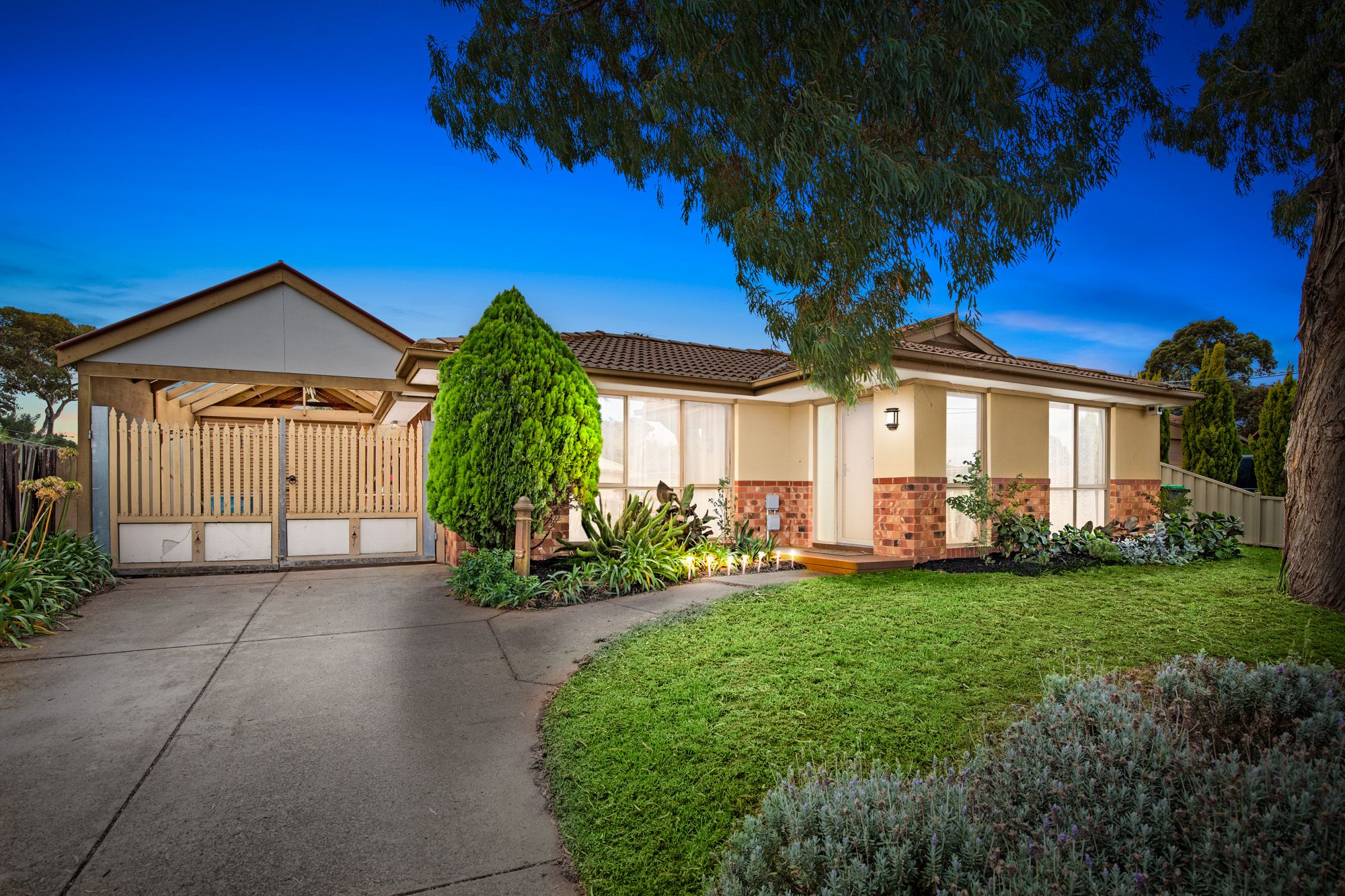 12 Whitehall Crescent, Werribee VIC 3030