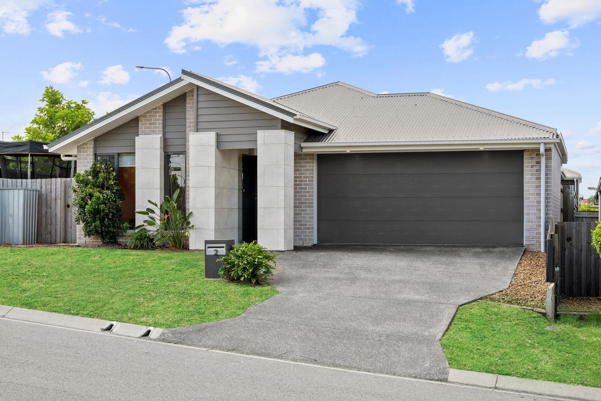 2 Carlos Street, Ripley QLD 4306