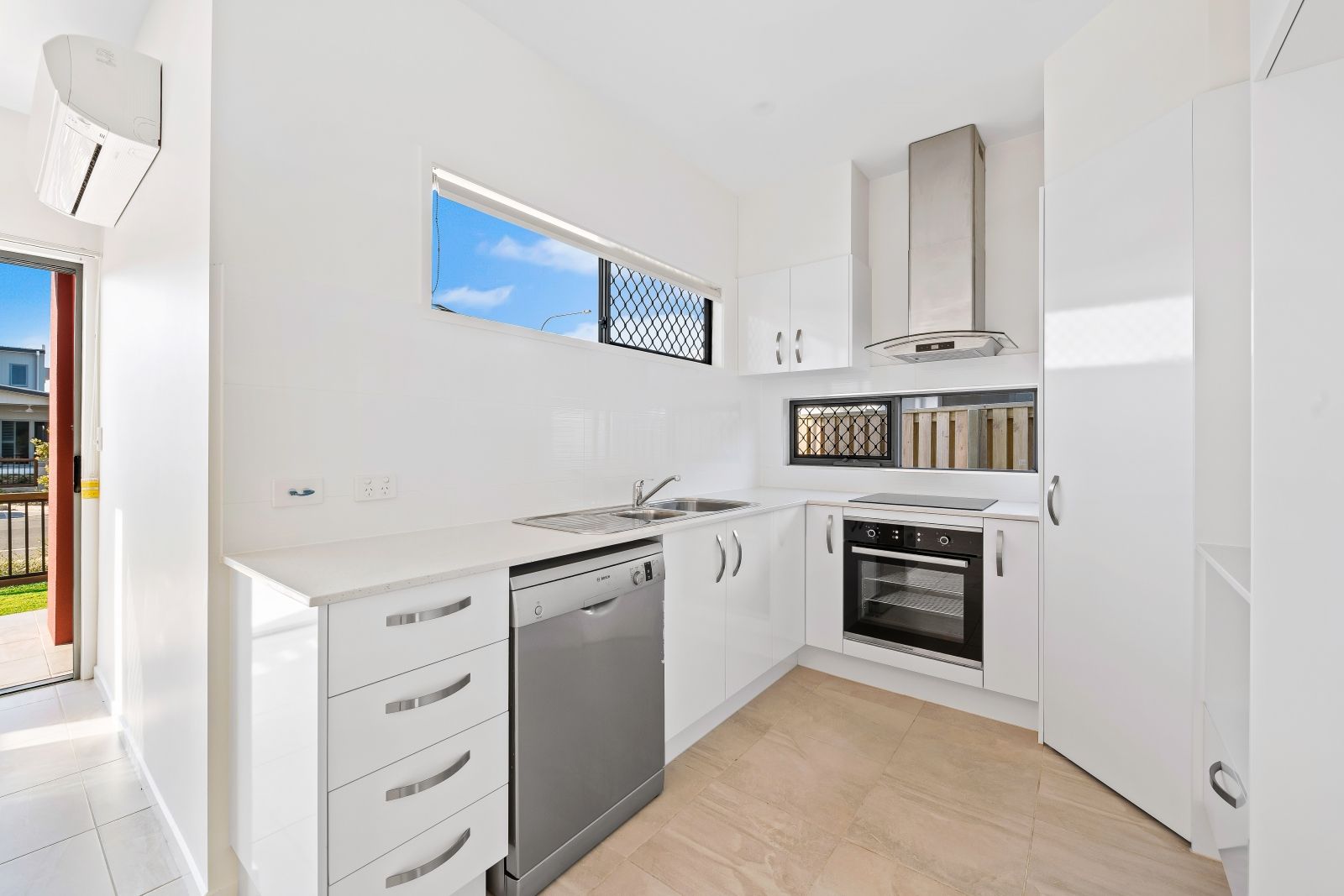3 Solace Street, Birtinya, QLD 4575