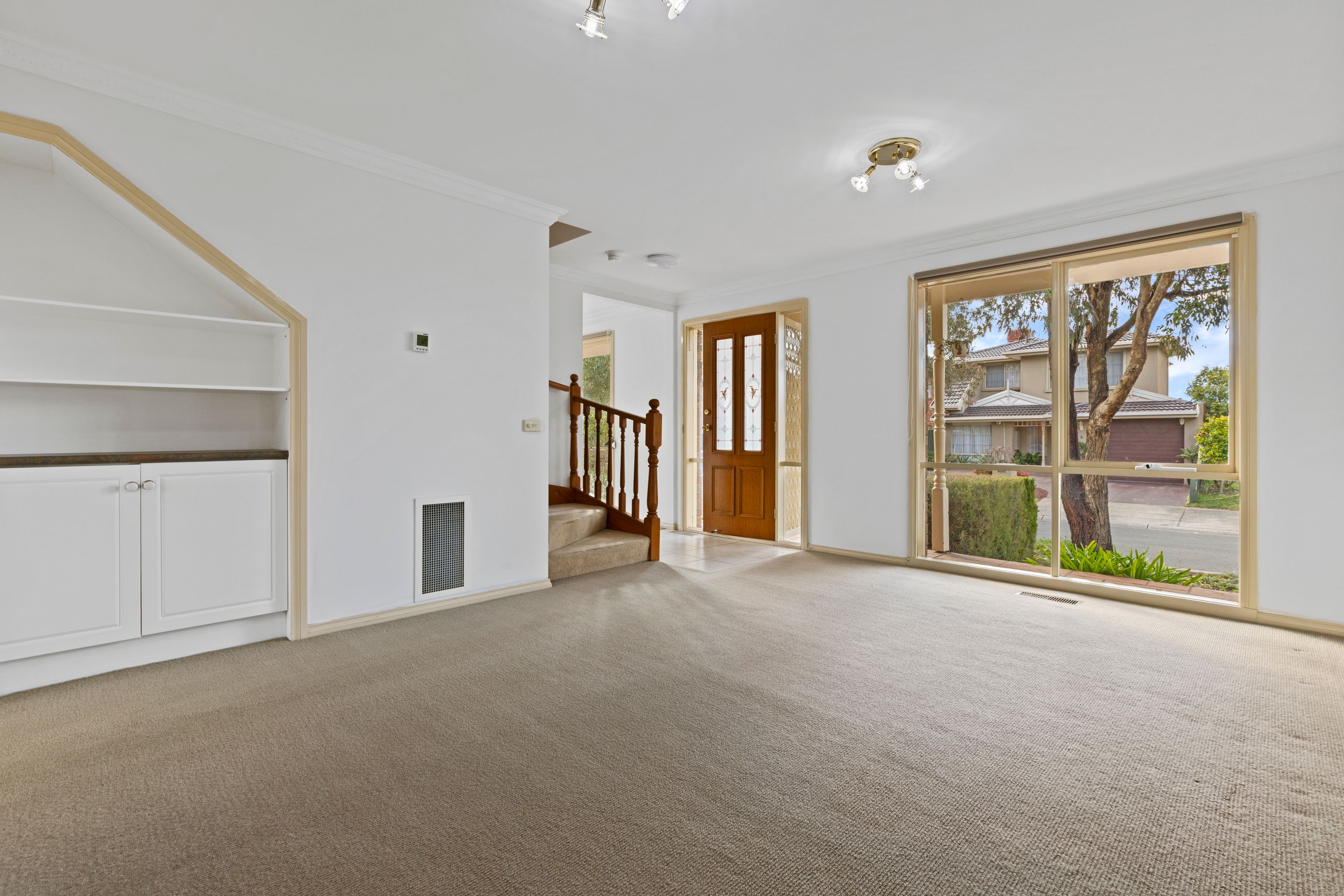 6 Bowen Crescent, Burwood East, VIC 3151