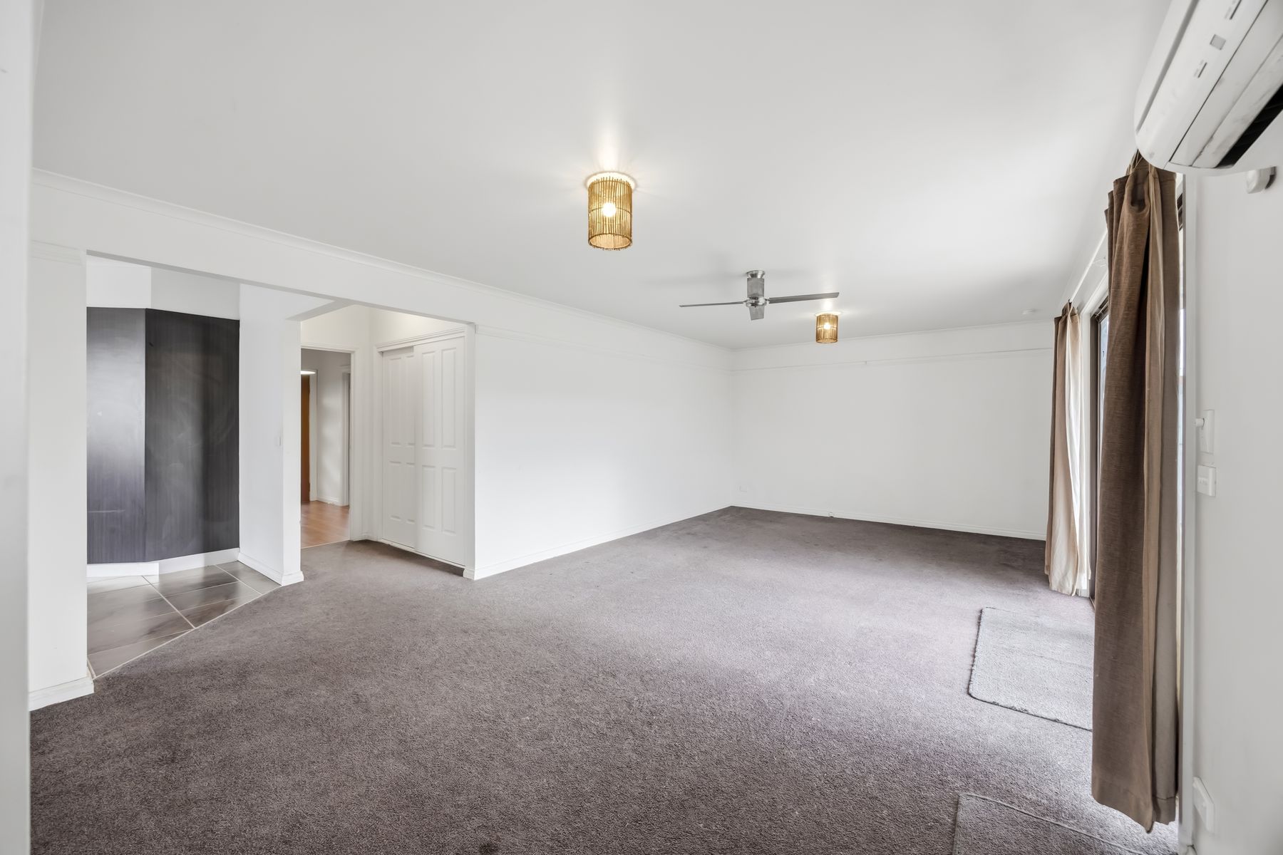 25 Laidlaw Street — photo 3 of 11