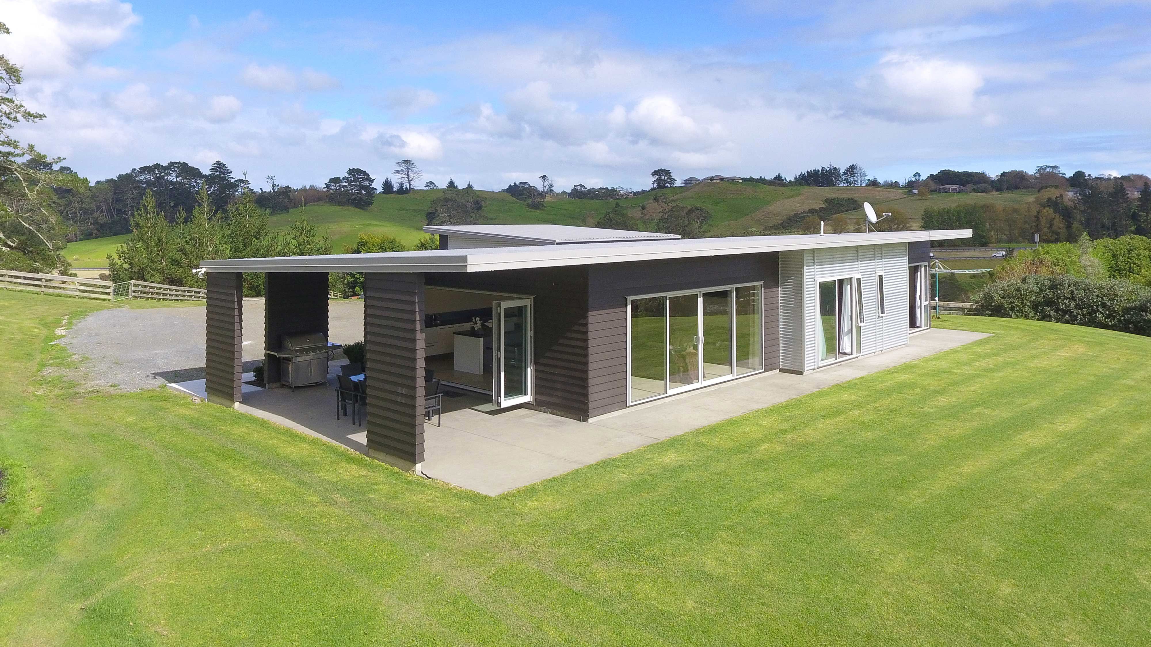 1513a East Coast Road, Redvale, Rodney