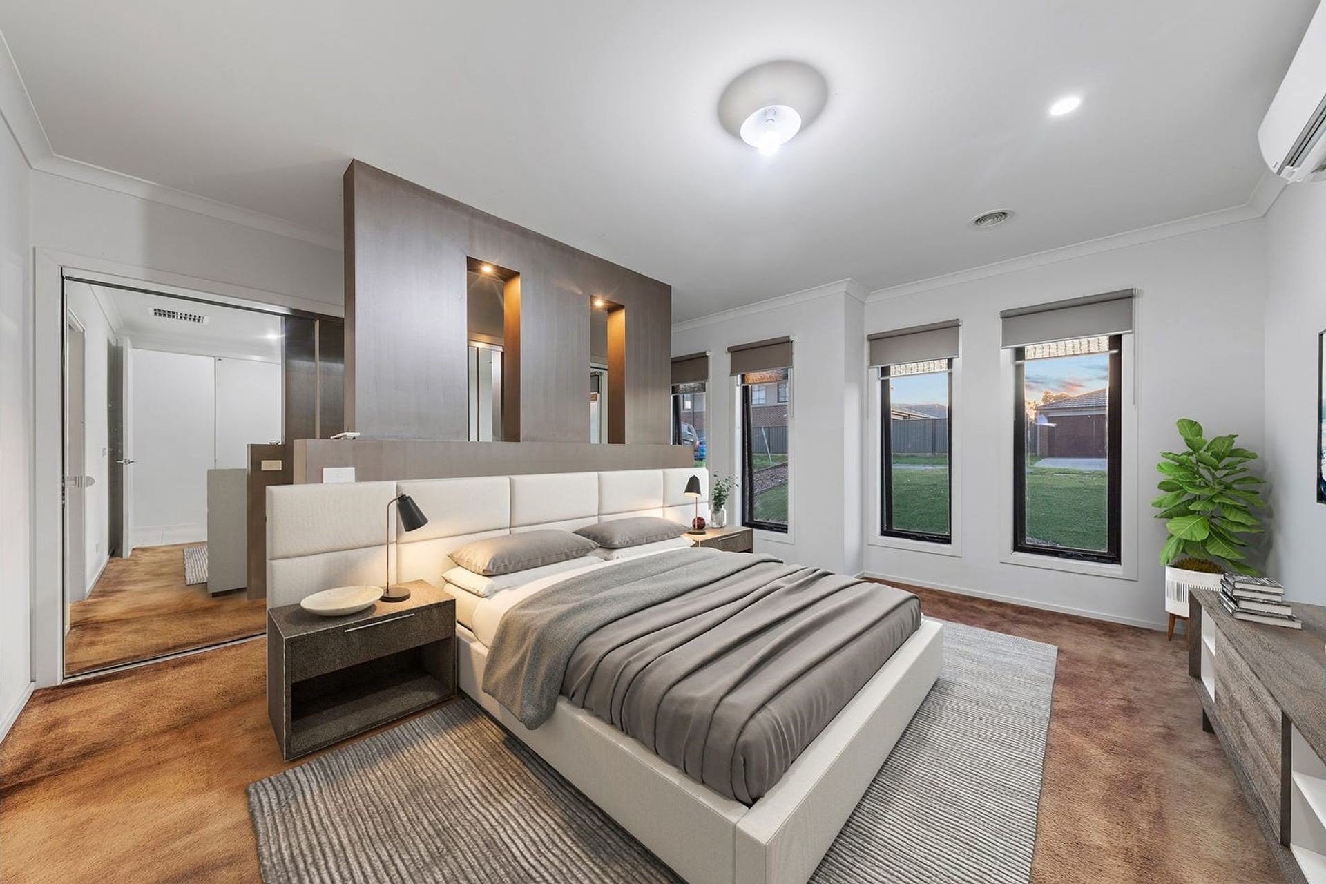 4 Half Moon Crescent, Pakenham, VIC 3810