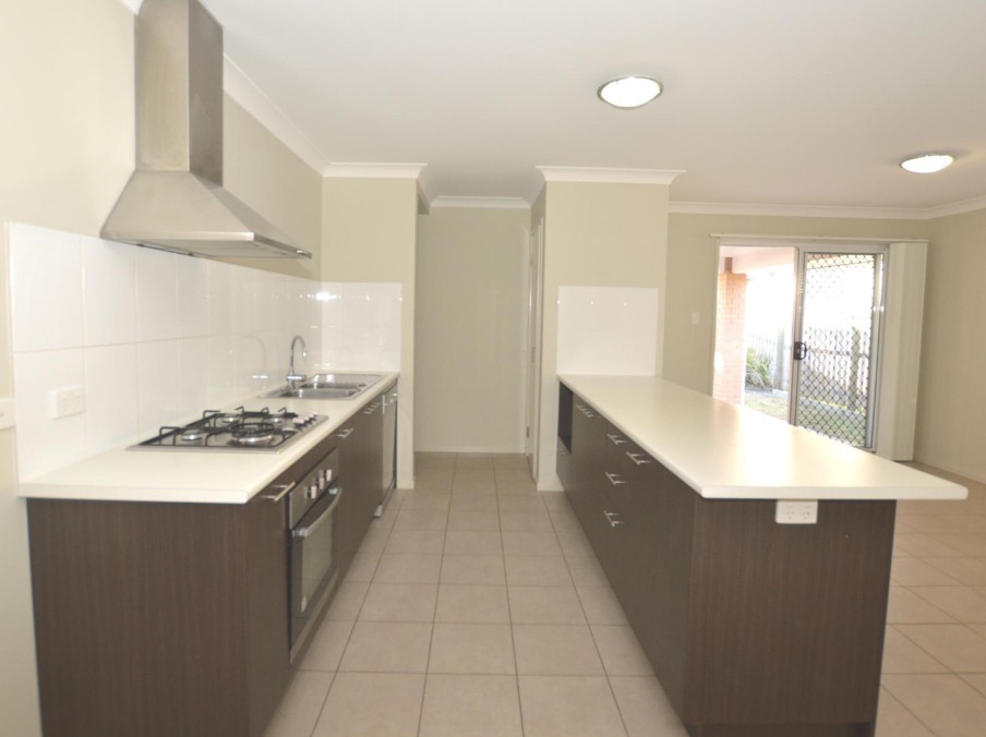 65 Valentine Circuit, Augustine Heights, QLD 4300