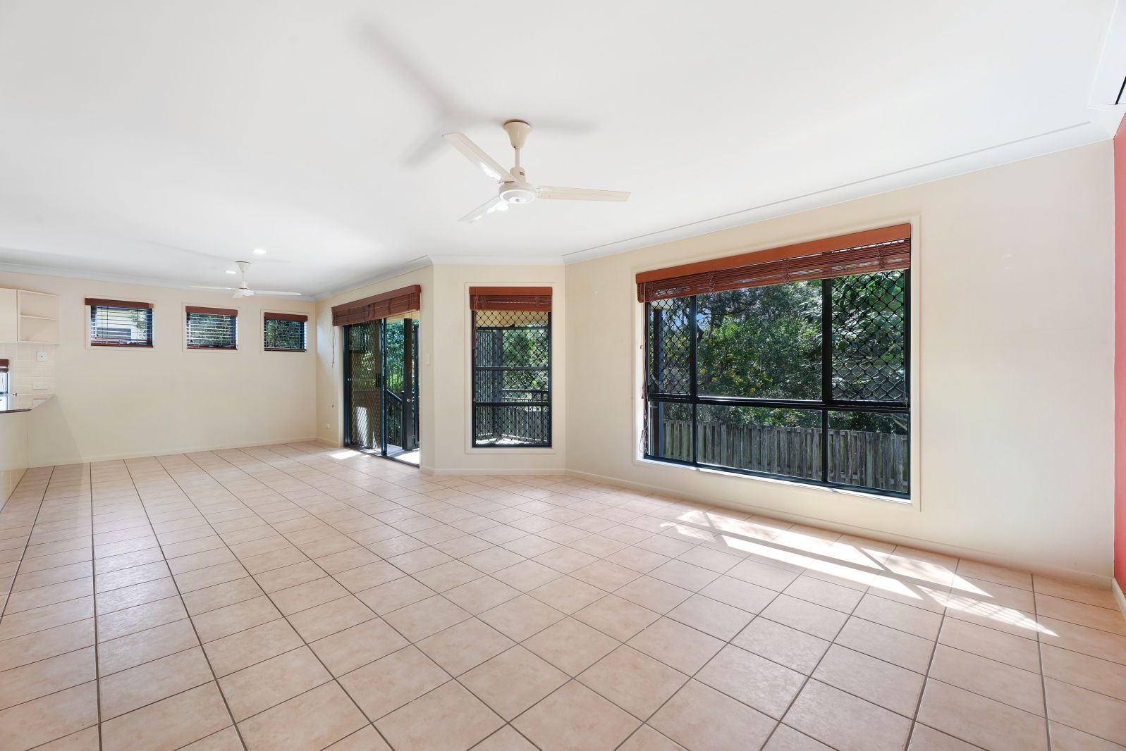 2/65 Riverwood Drive, Ashmore, QLD 4214