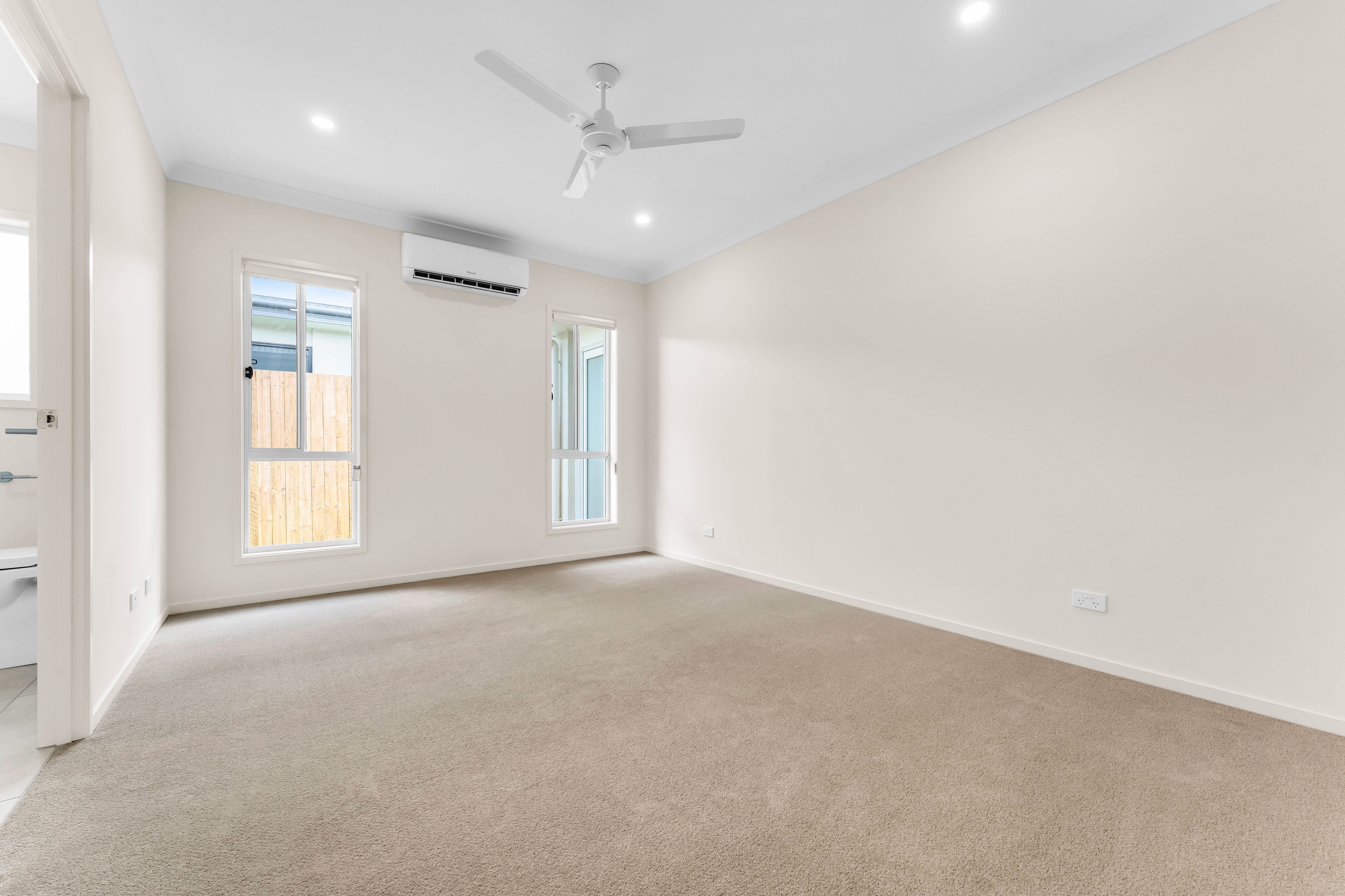 9 Howe Circuit — photo 4 of 17