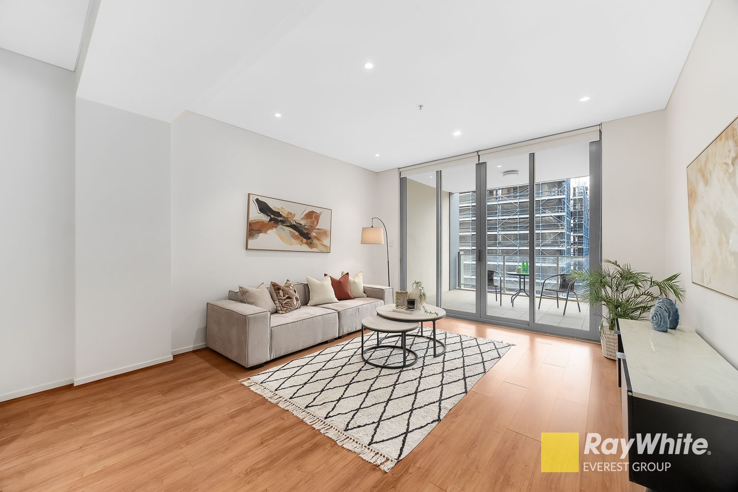510B/8 Bourke Street — photo 4 of 25