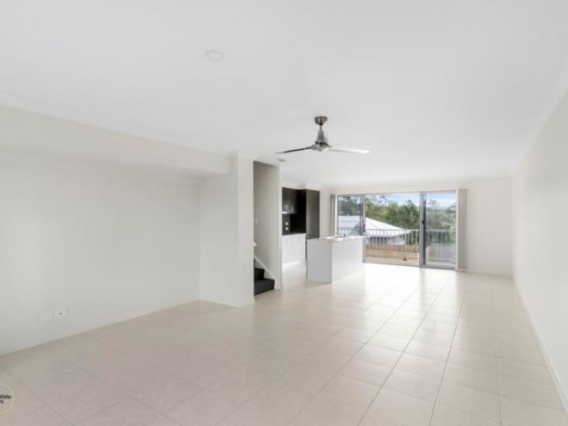 2/4 Rhiana Street, Pimpama, QLD 4209