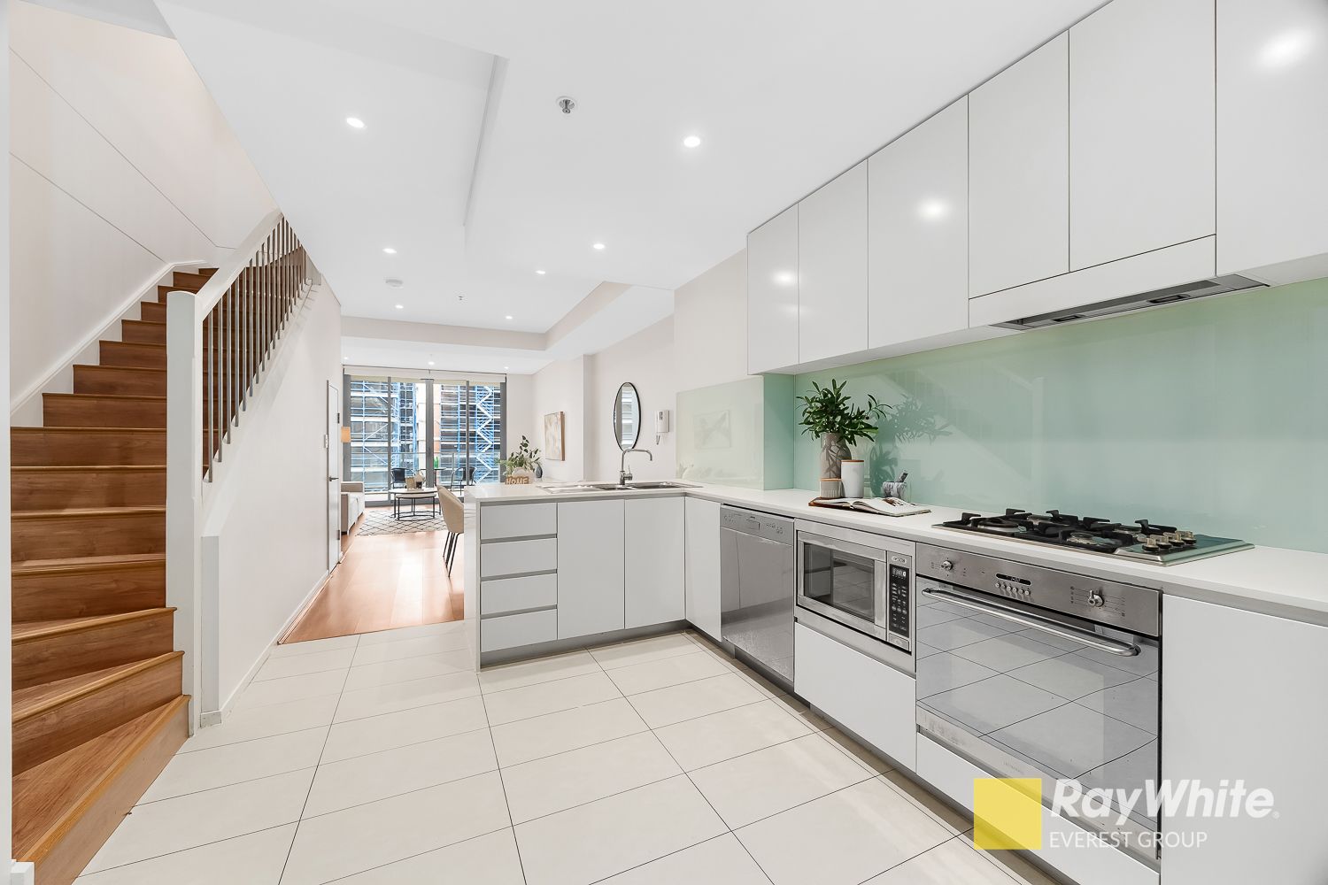510B/8 Bourke Street — photo 8 of 25