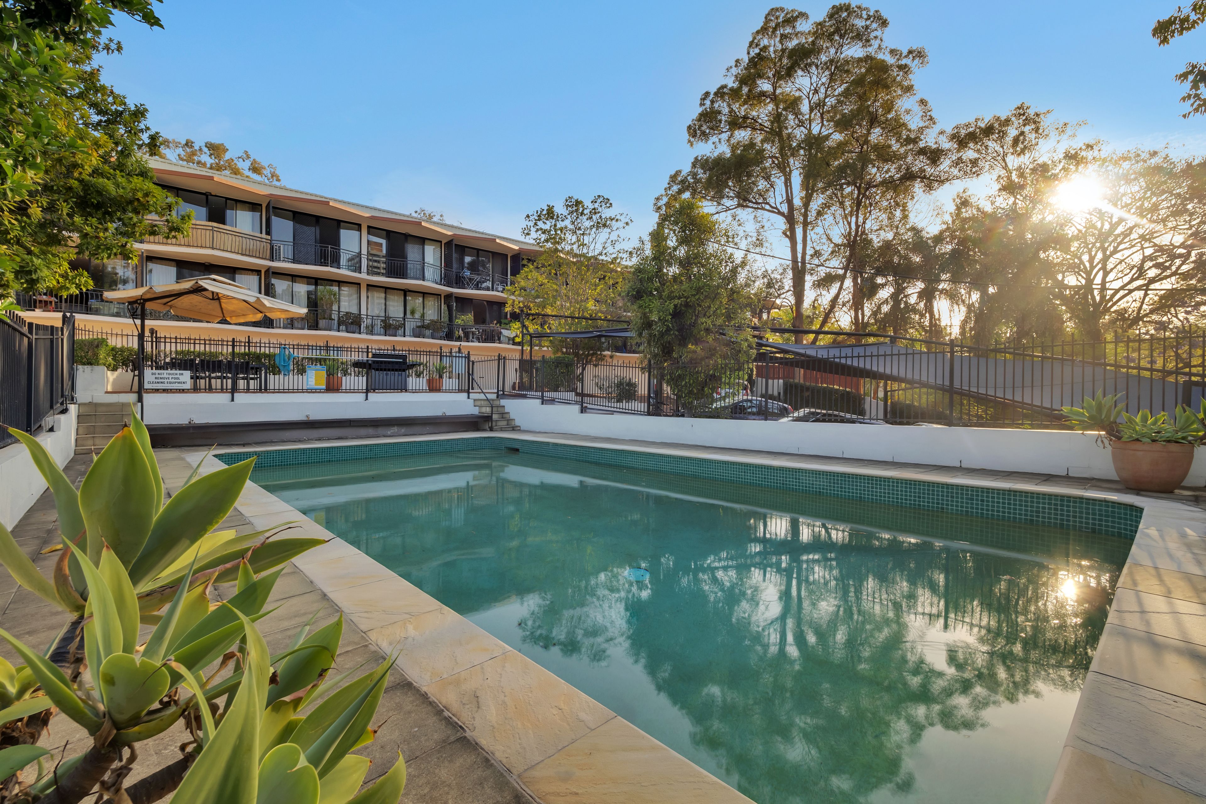 25 Dudley Street, Highgate Hill QLD 4101