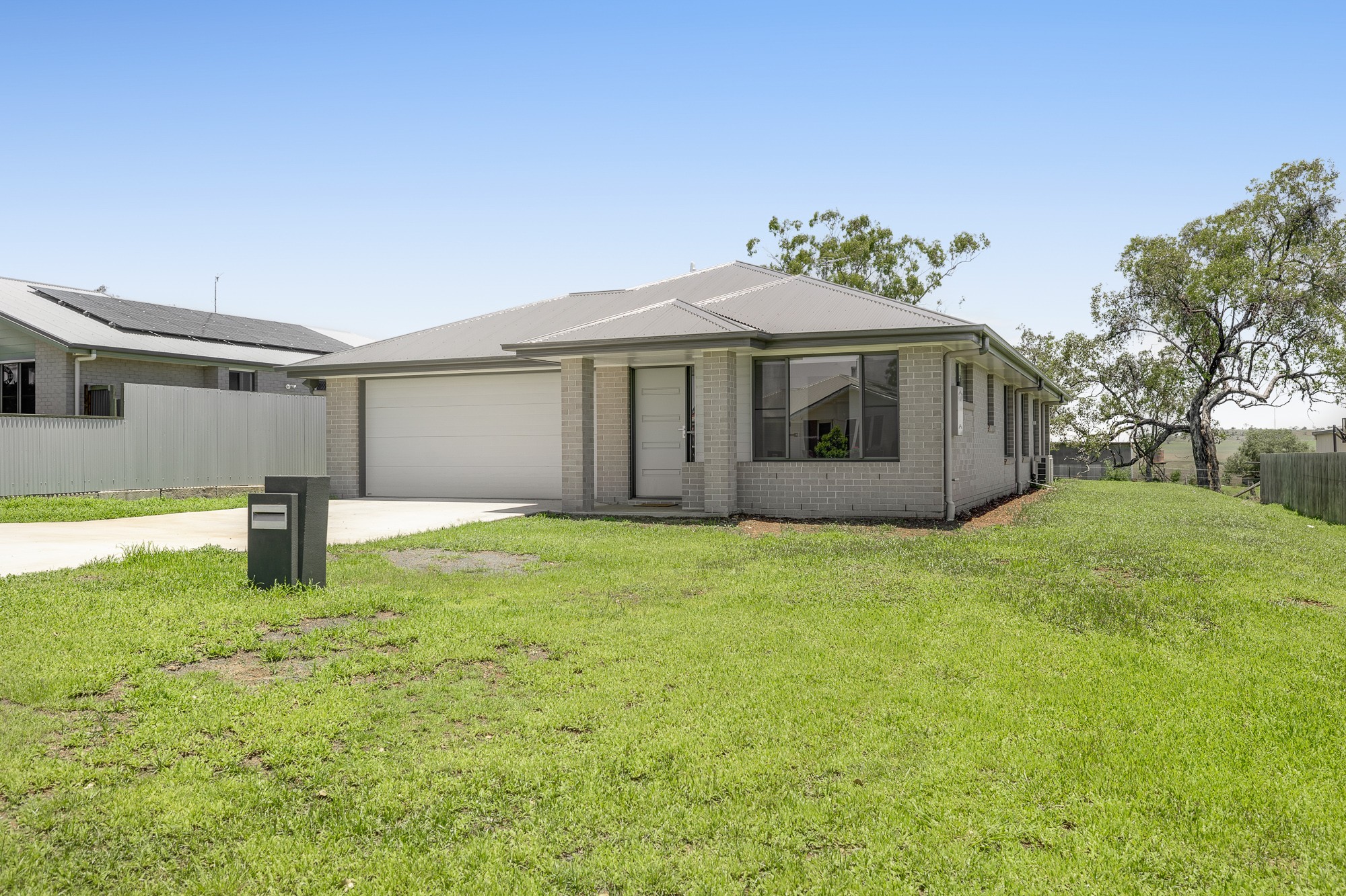 11 Leyden Drive, Oakey, QLD 4401