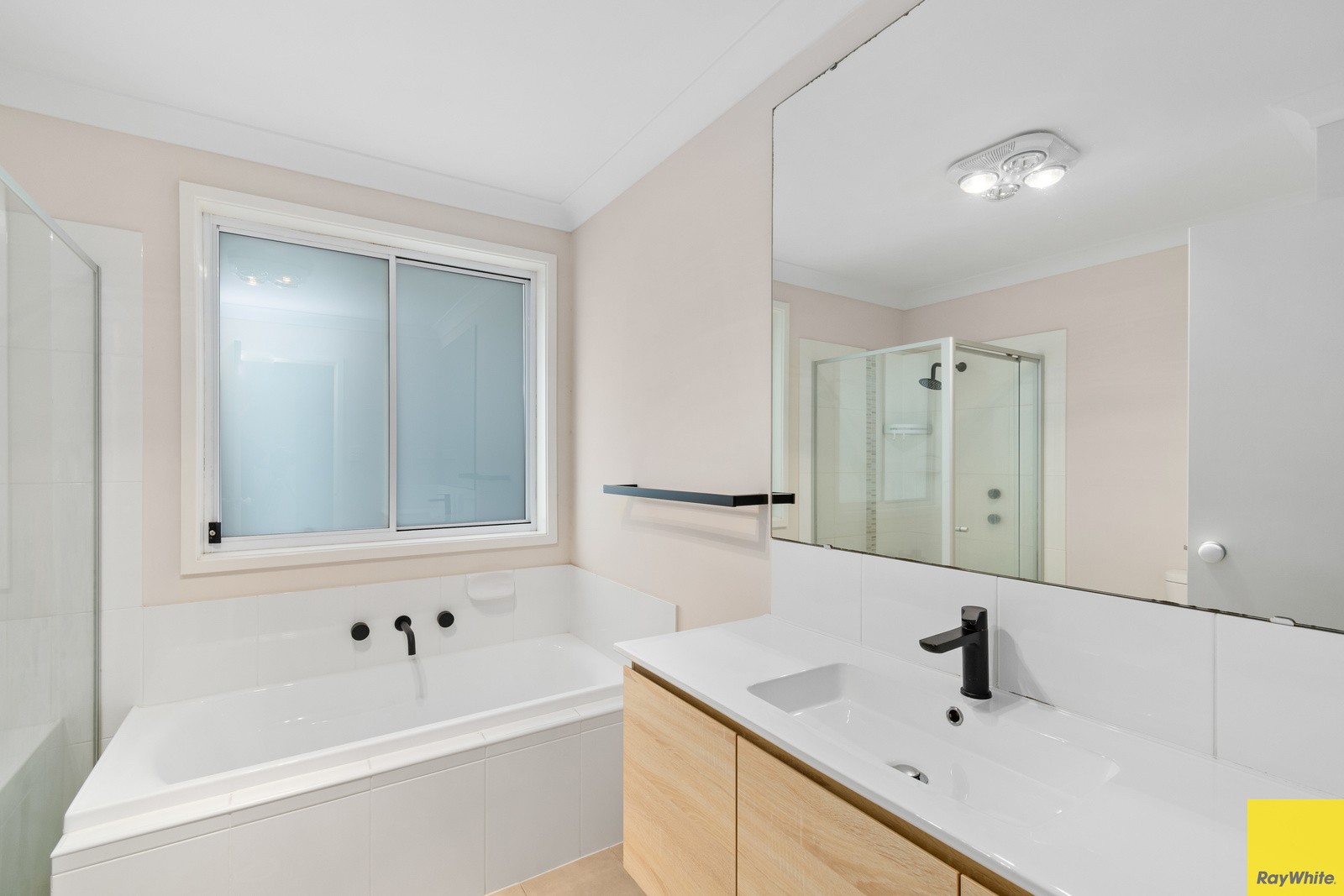 1 Kestrel Avenue, Horsley, NSW 2530