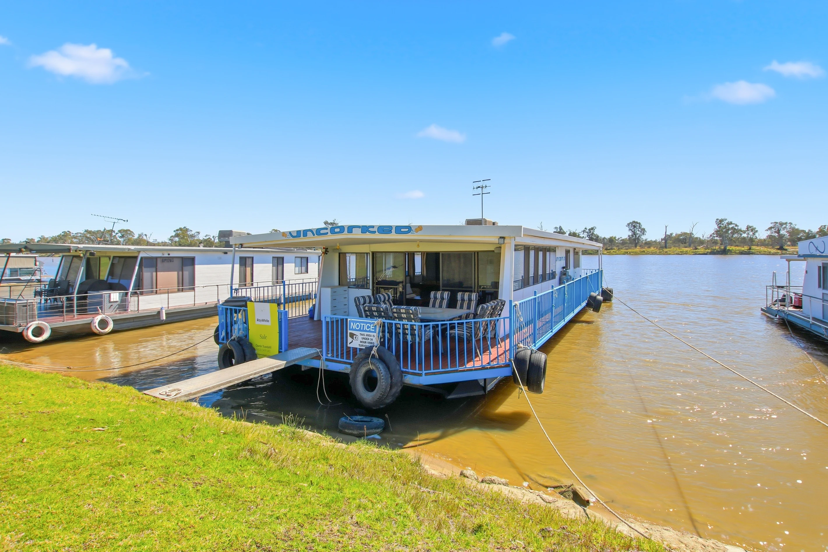 Houseboat Uncorked Waikerie, Waikerie, SA 5330