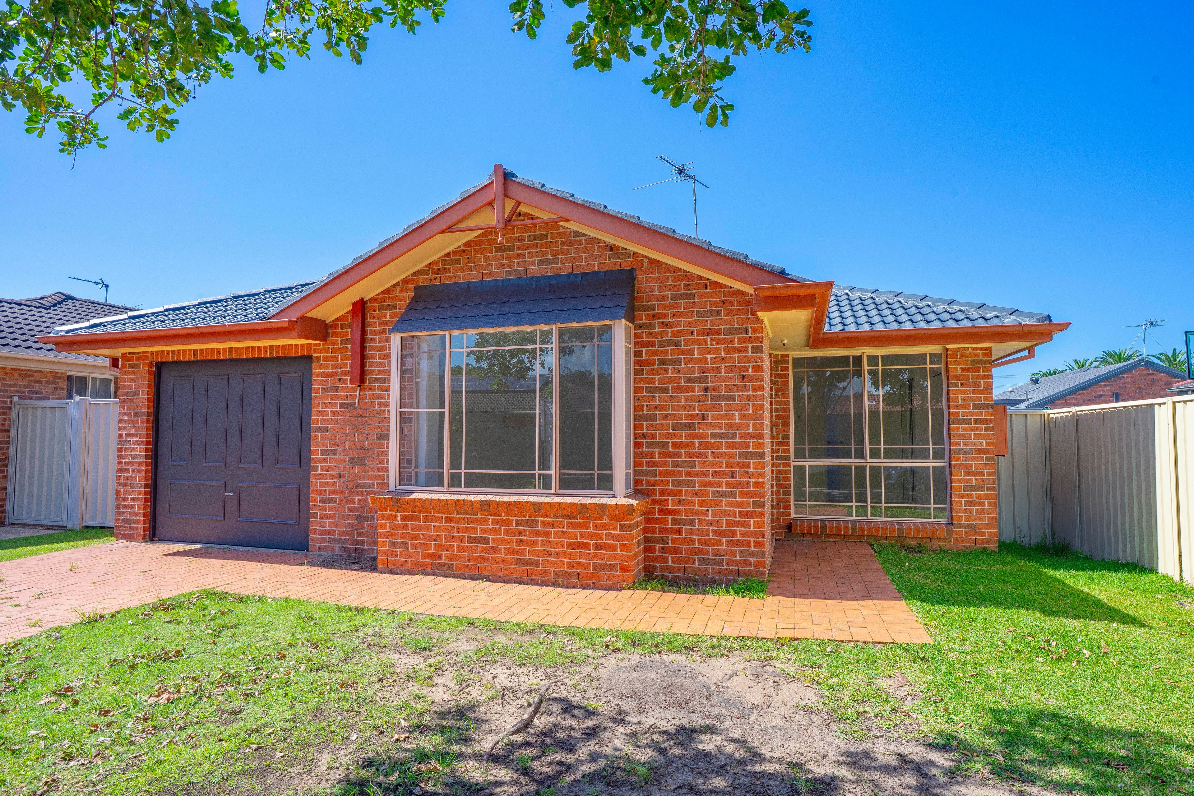 4 Hollingsford Crescent, Carrington NSW 2294