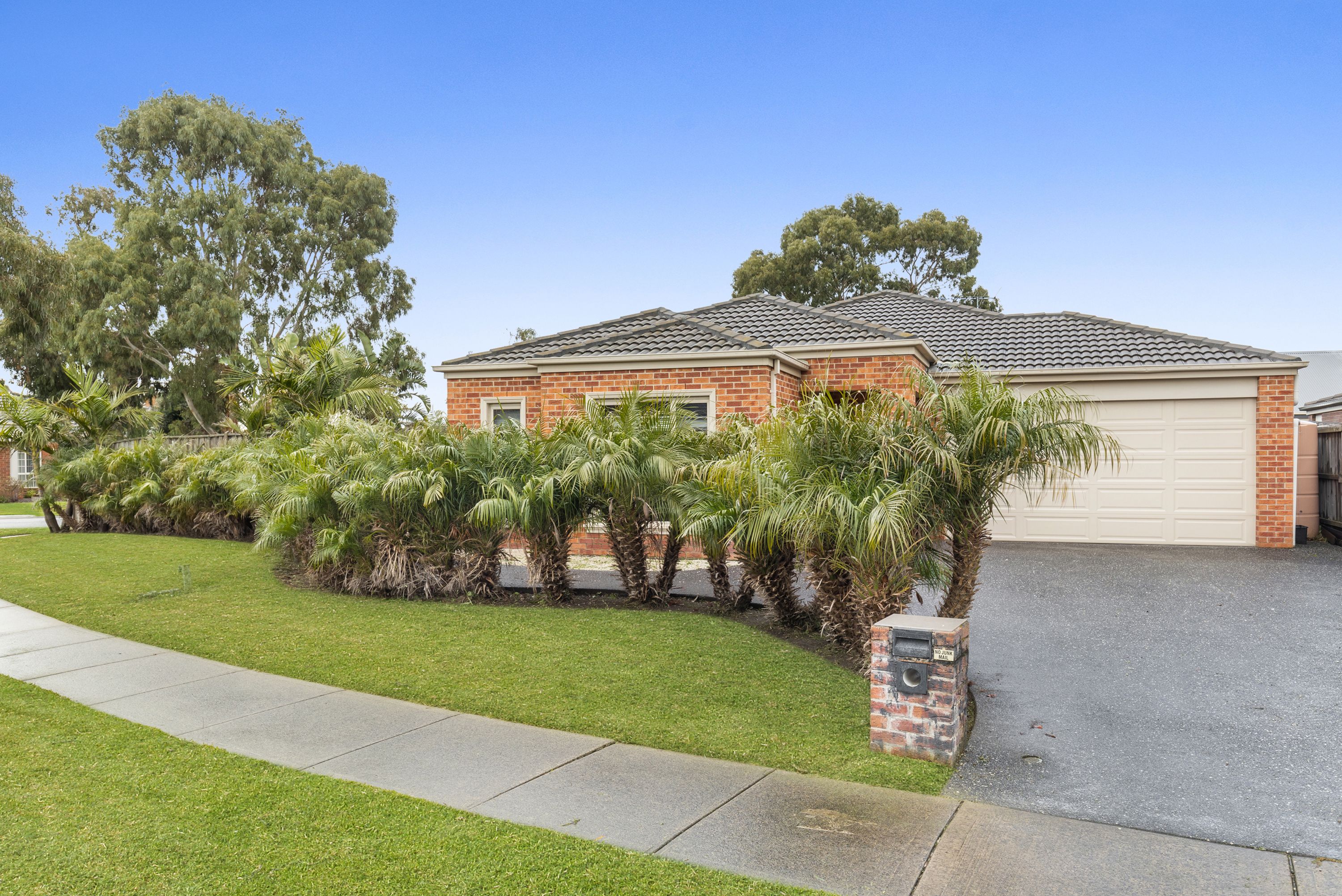 17 Don Collins Way, Berwick, VIC 3806