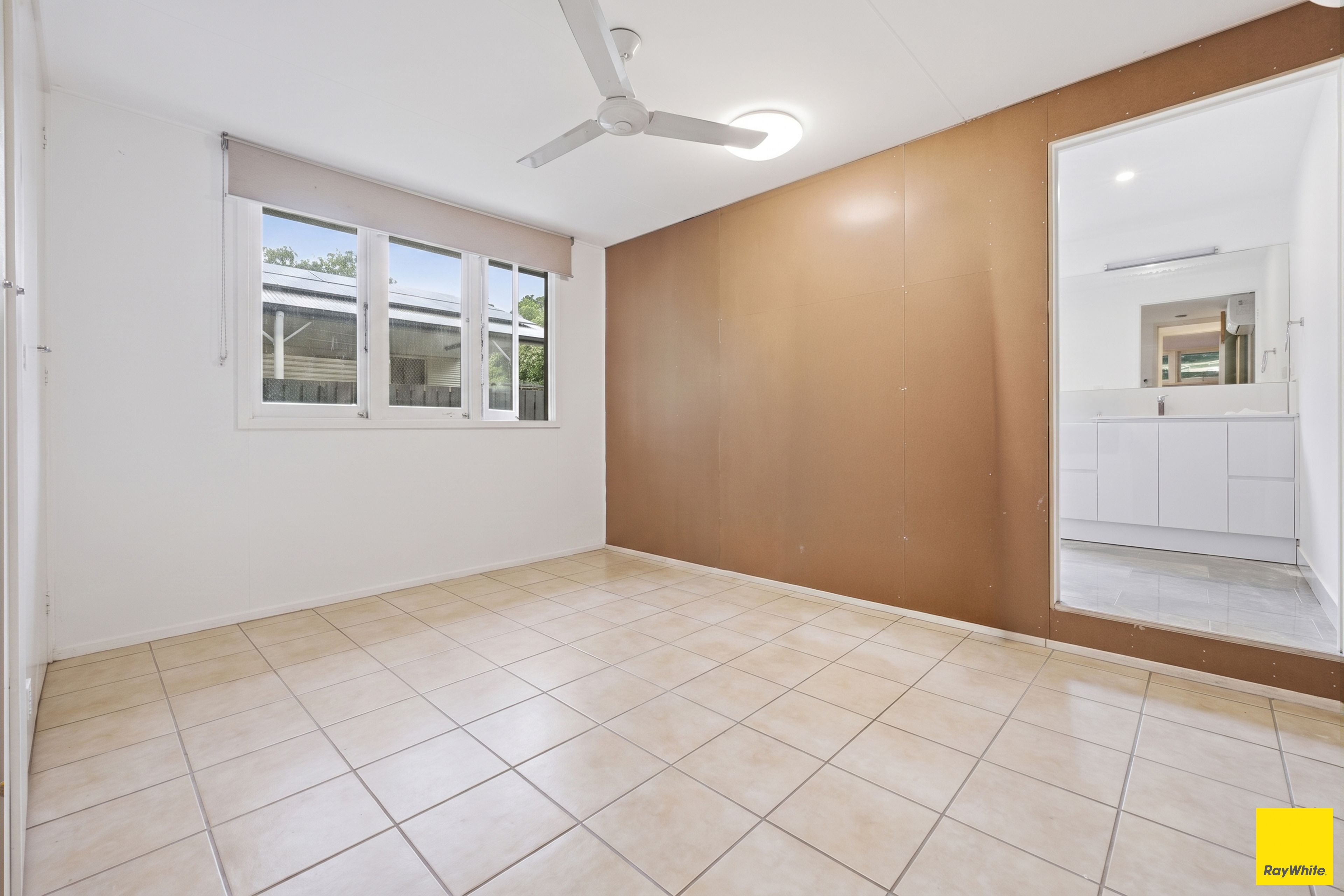 1/108 Mccormack Street — photo 8 of 19