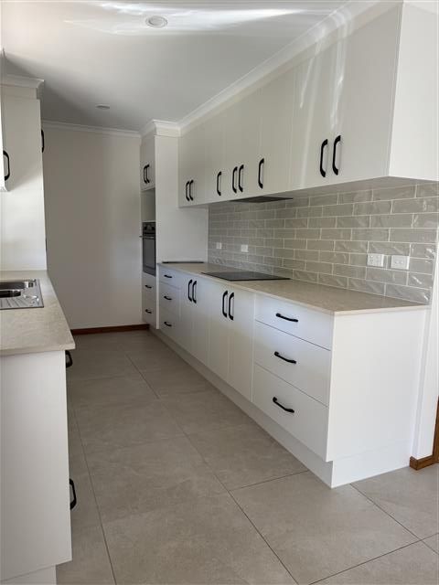 2/8 Mangaroo Avenue, Tumut, NSW 2720