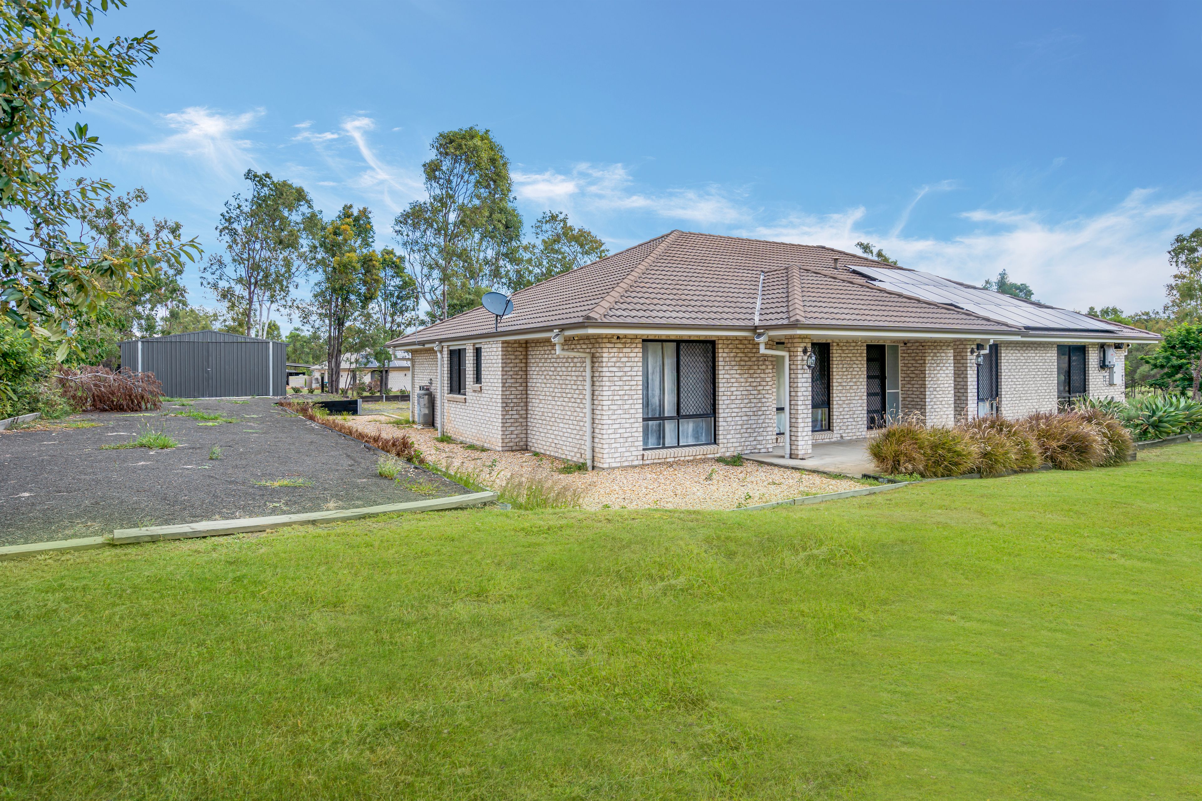 84 Fairway Drive, Kensington Grove, QLD 4341