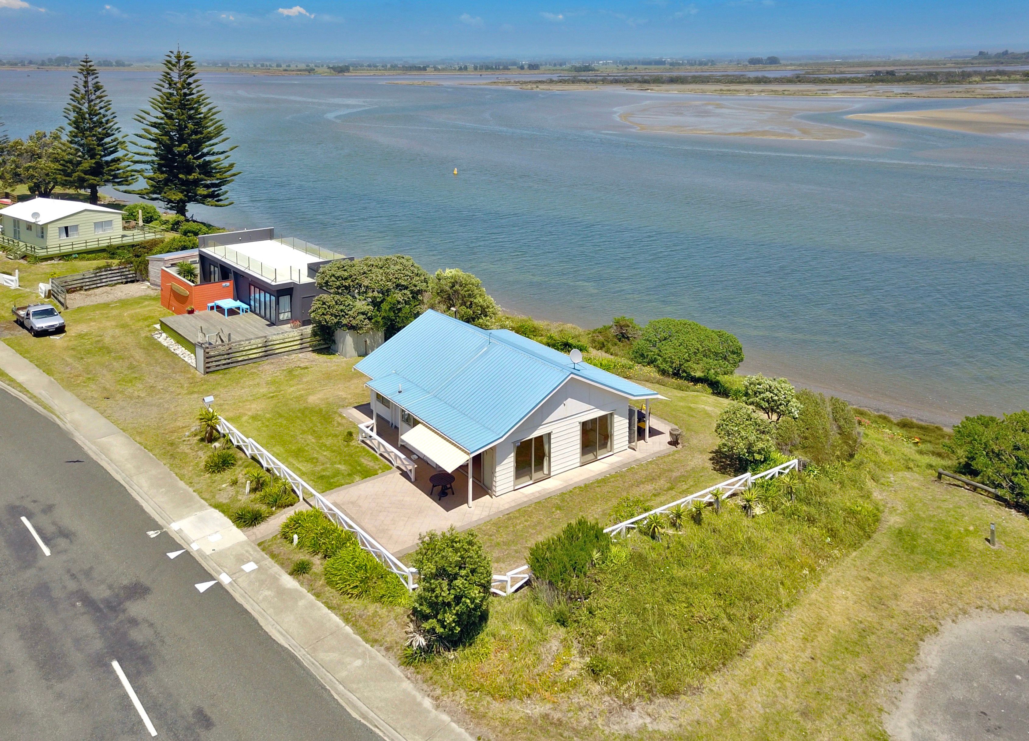 716 Pukehina Parade, Pukehina, Western Bay Of Plenty District