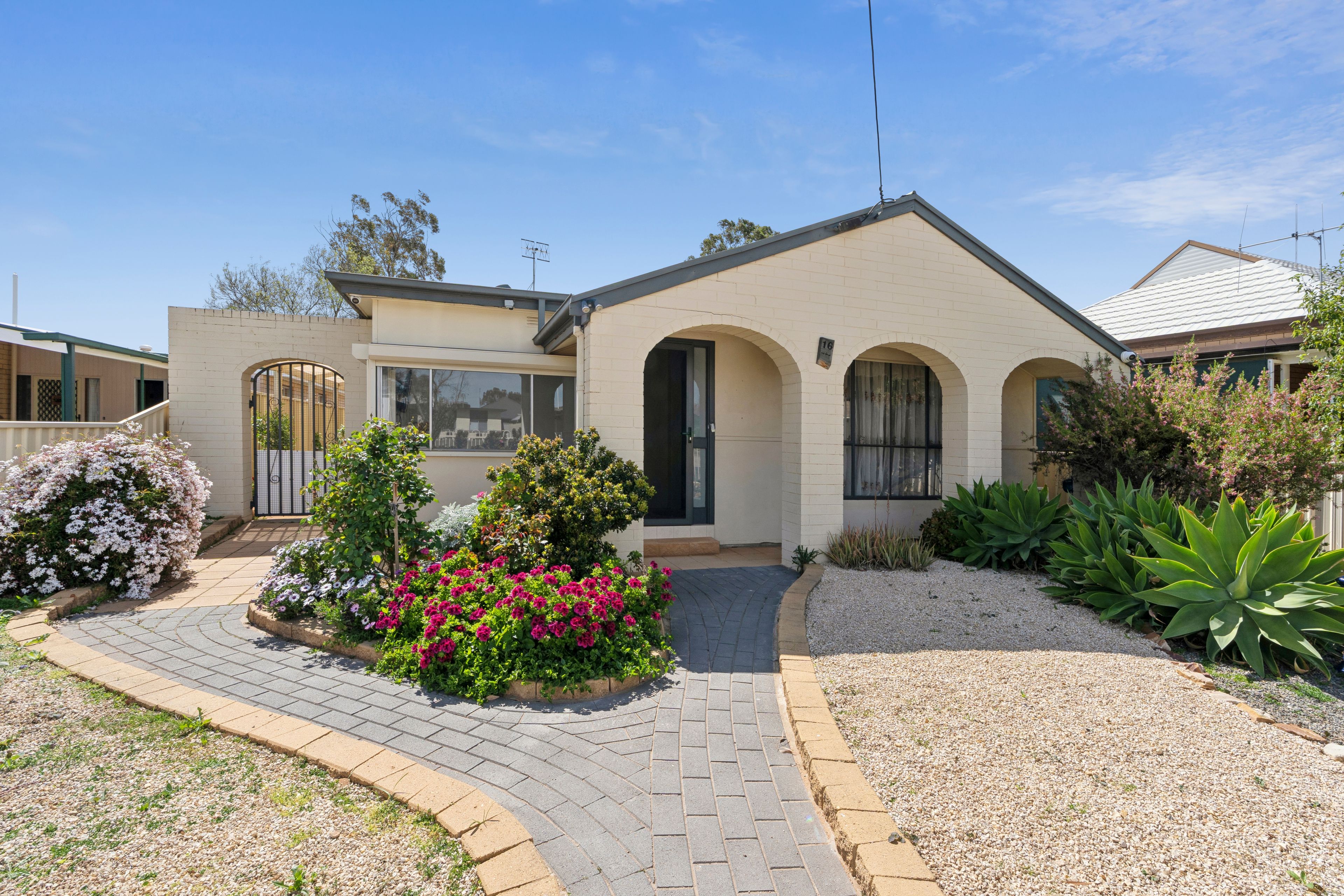 16 Twelfth Street, Renmark SA 5341