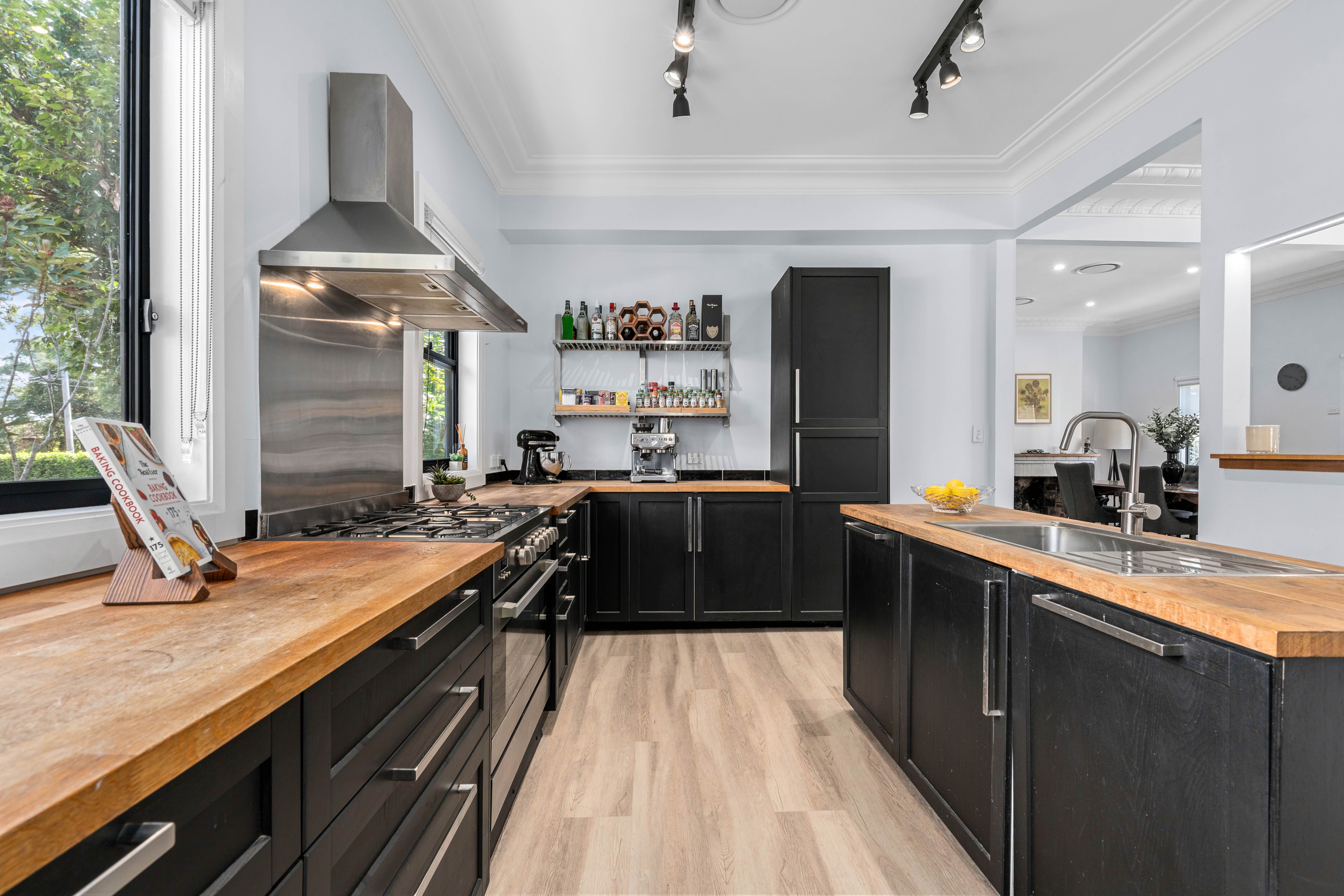 32 Scott Street — photo 7 of 11