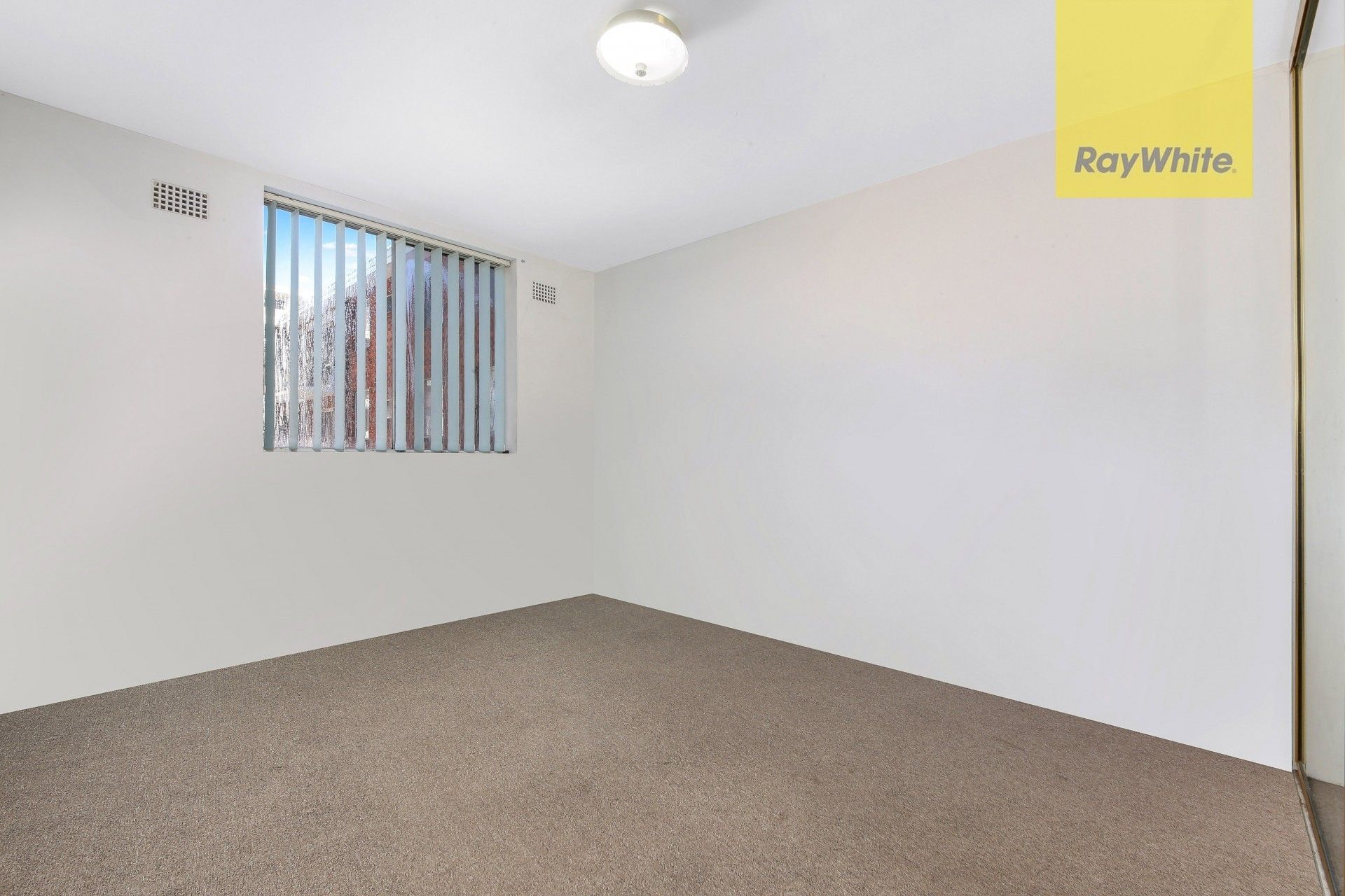 16/2-4 Pitt Street — photo 4 of 4