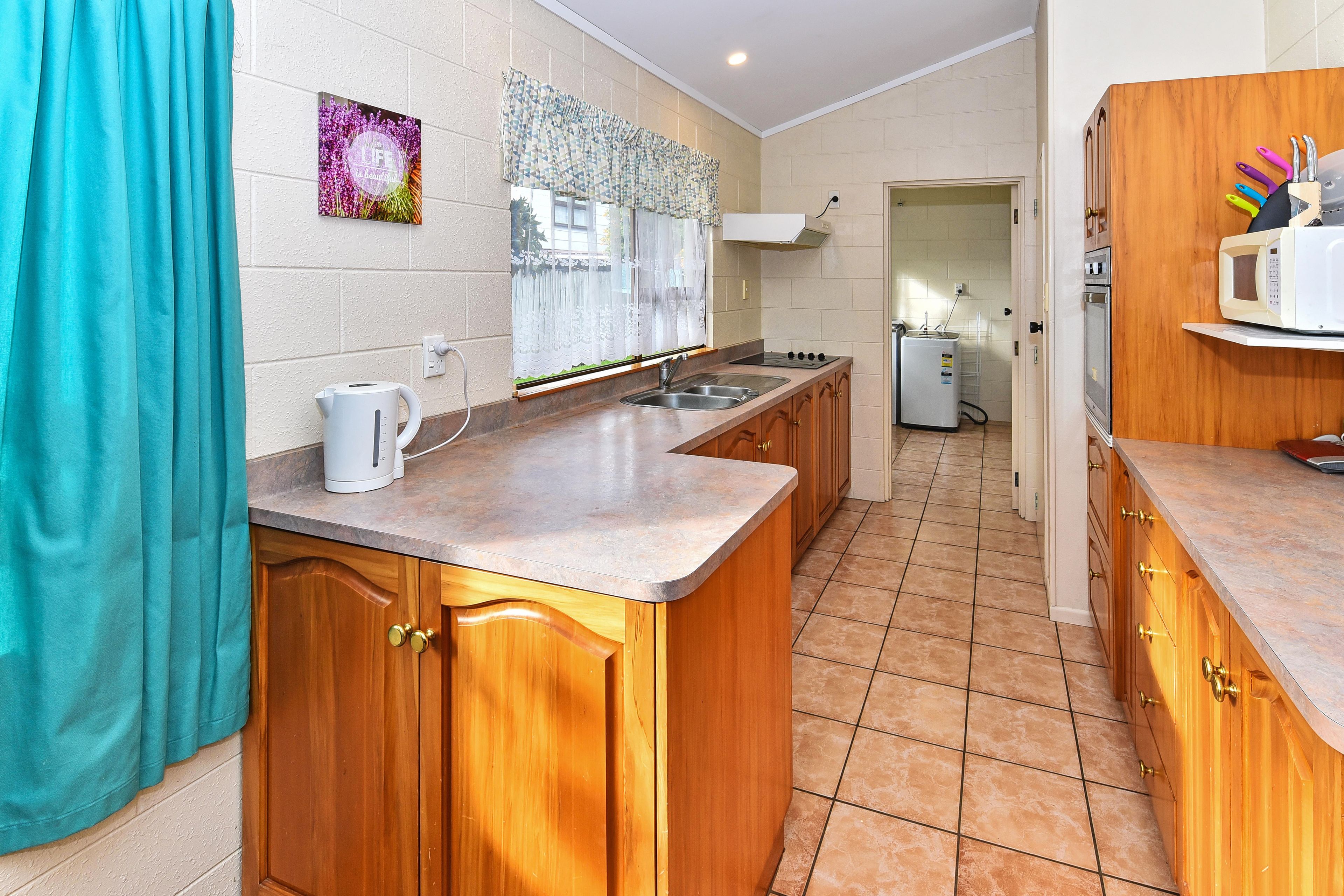 2/20 Kindergarten Drive, Conifer Grove, Manukau City