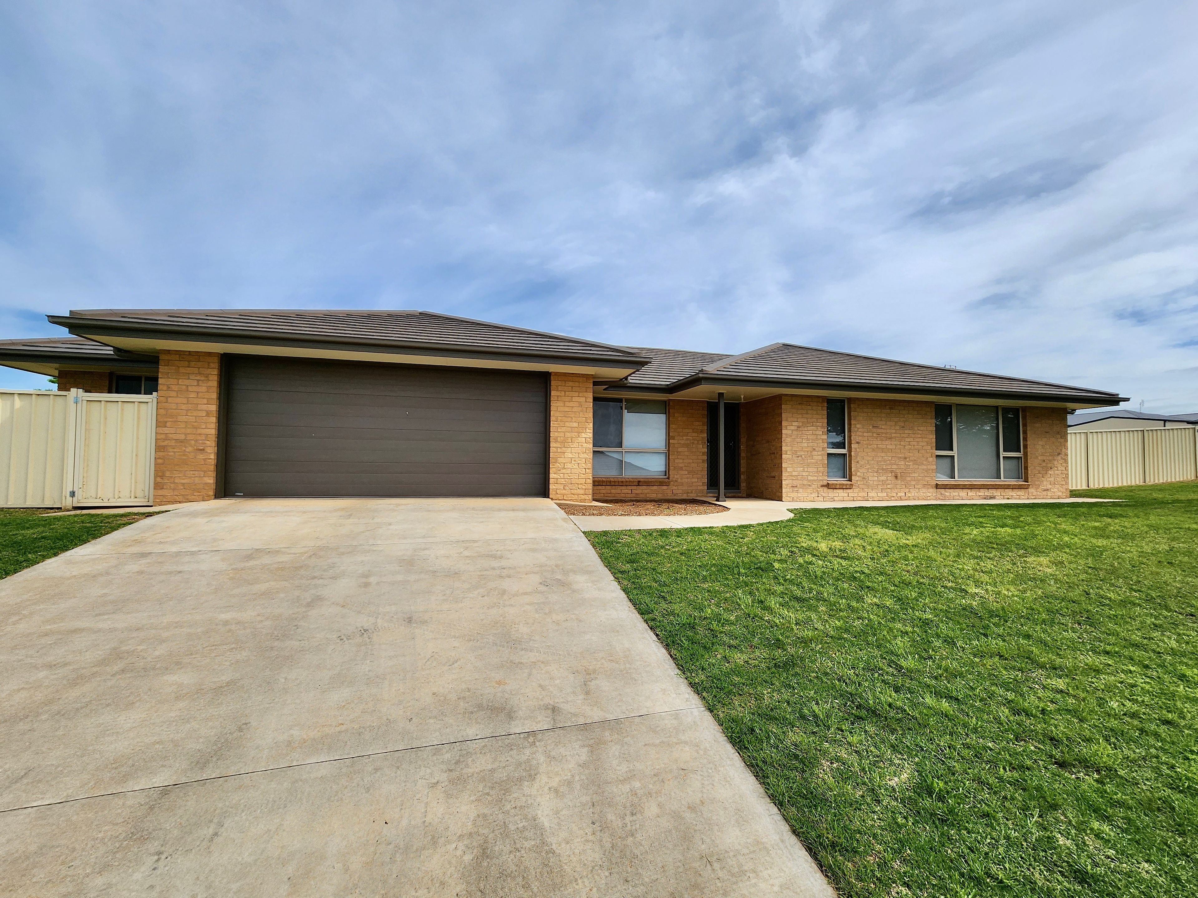 6 Rosewood Avenue, Parkes, NSW 2870