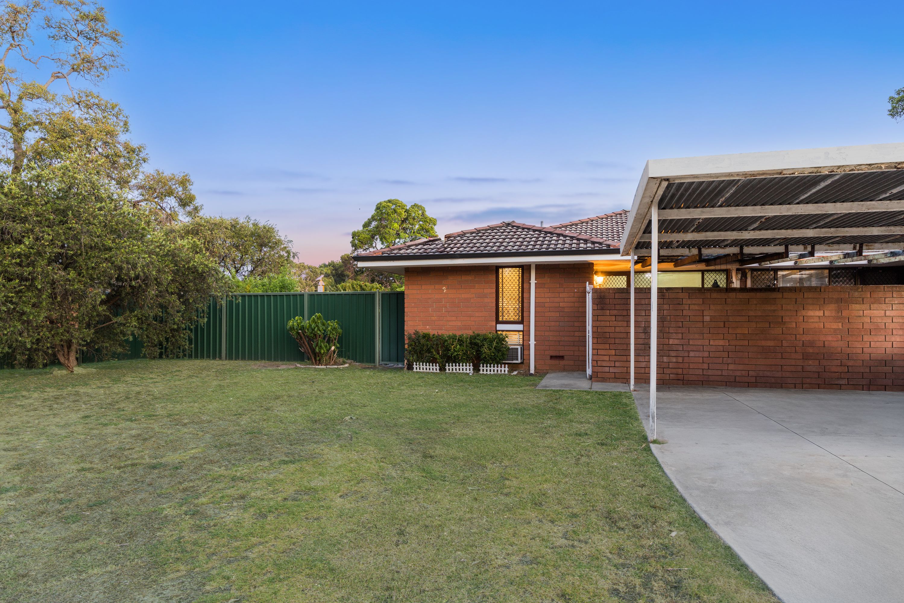 2 Brookdale Drive , Armadale WA 6112