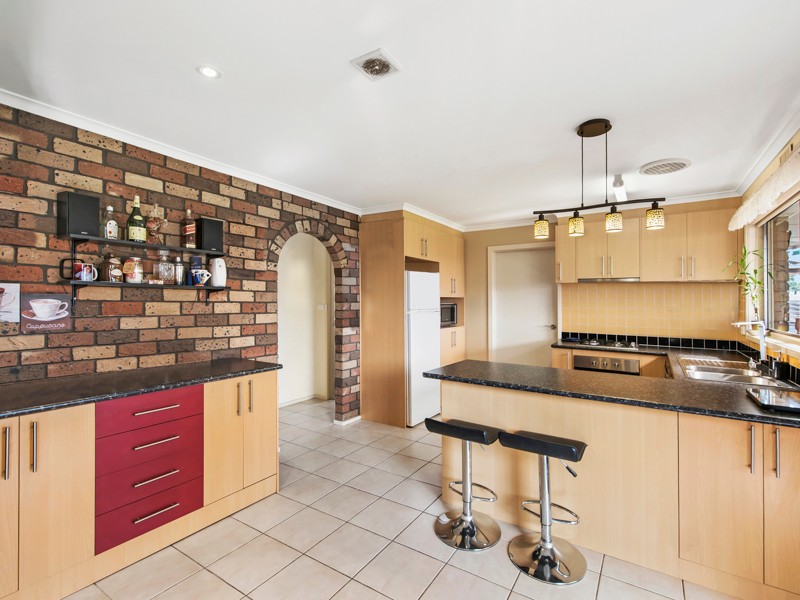 27 Lorimer Street, Melton, VIC 3337