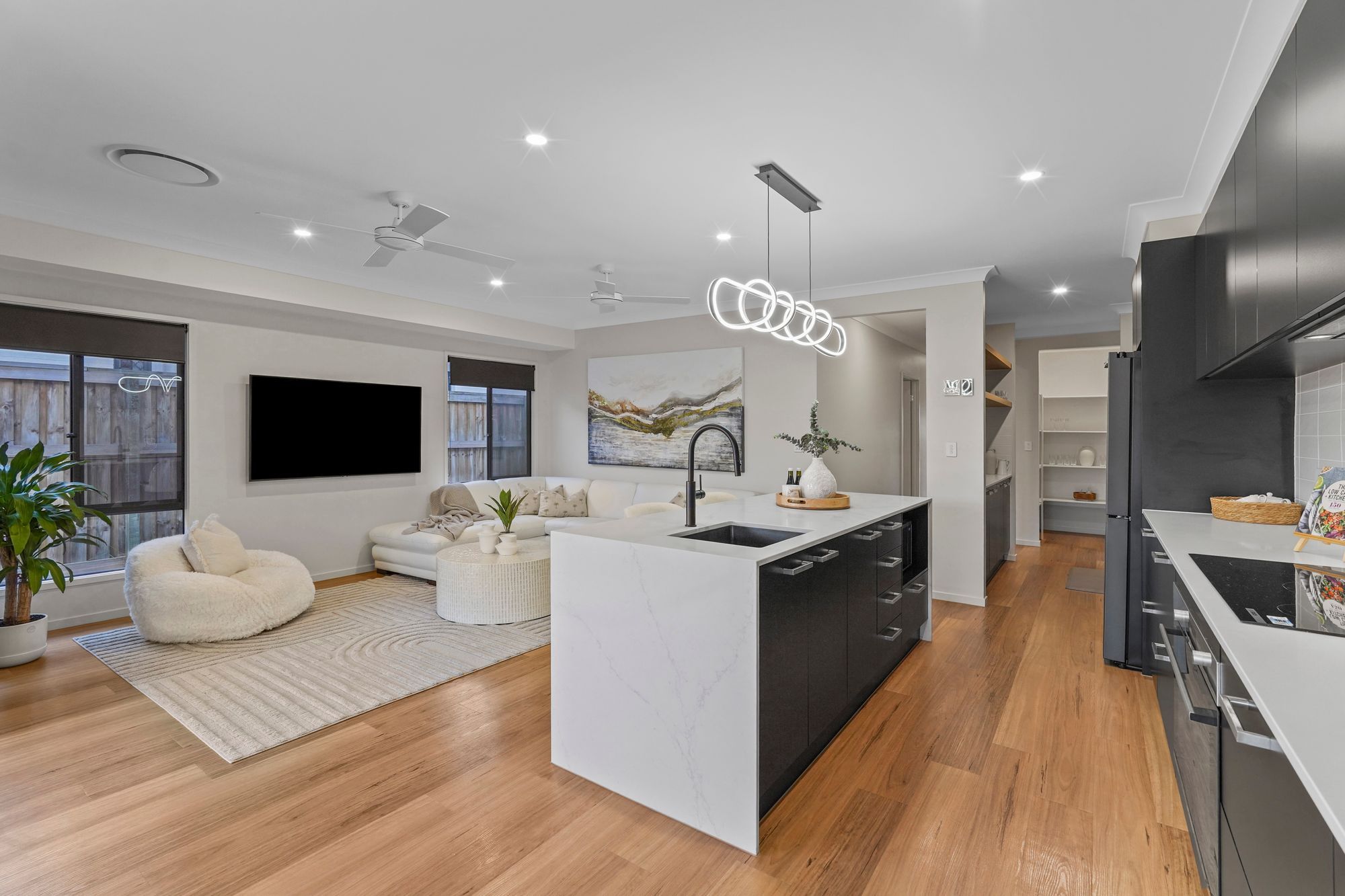 67 Ashwood Circuit — photo 9 of 16