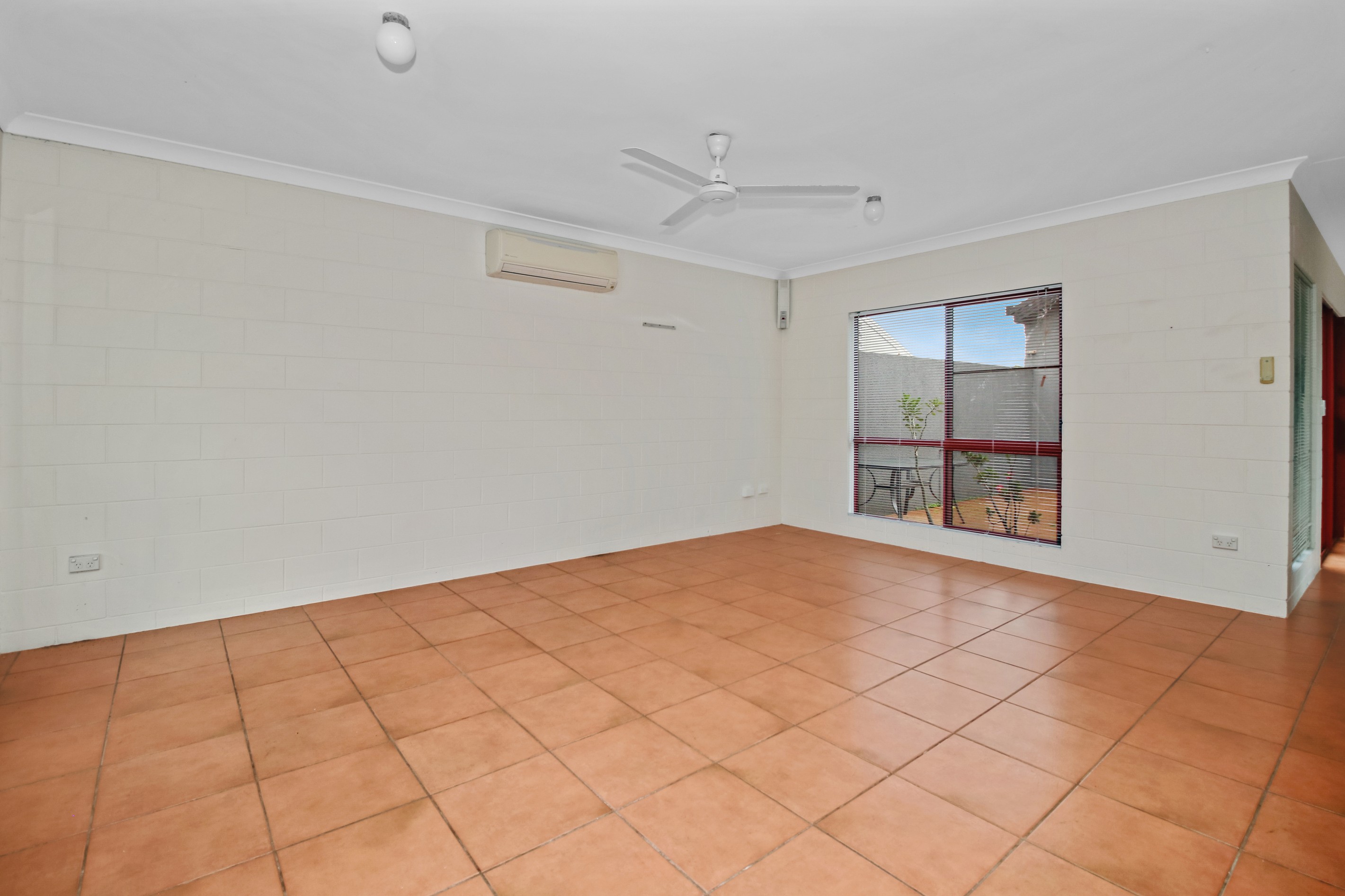 2 Clarence Court, Kirwan, QLD 4817