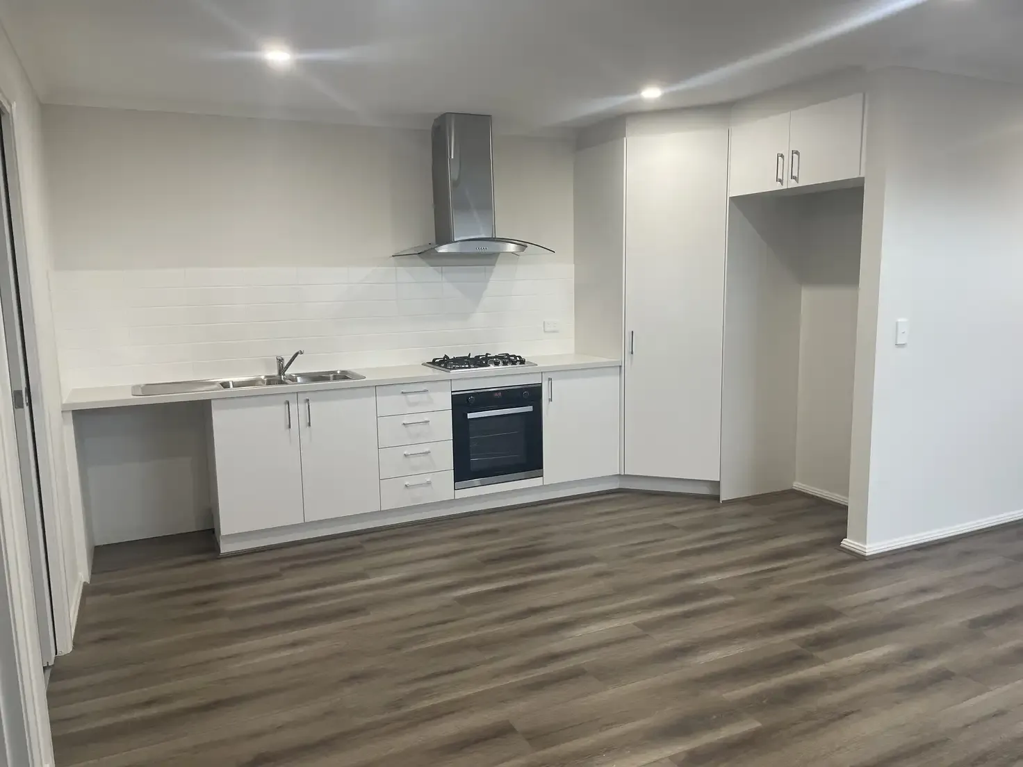 8A Primrose Court — photo 3 of 12