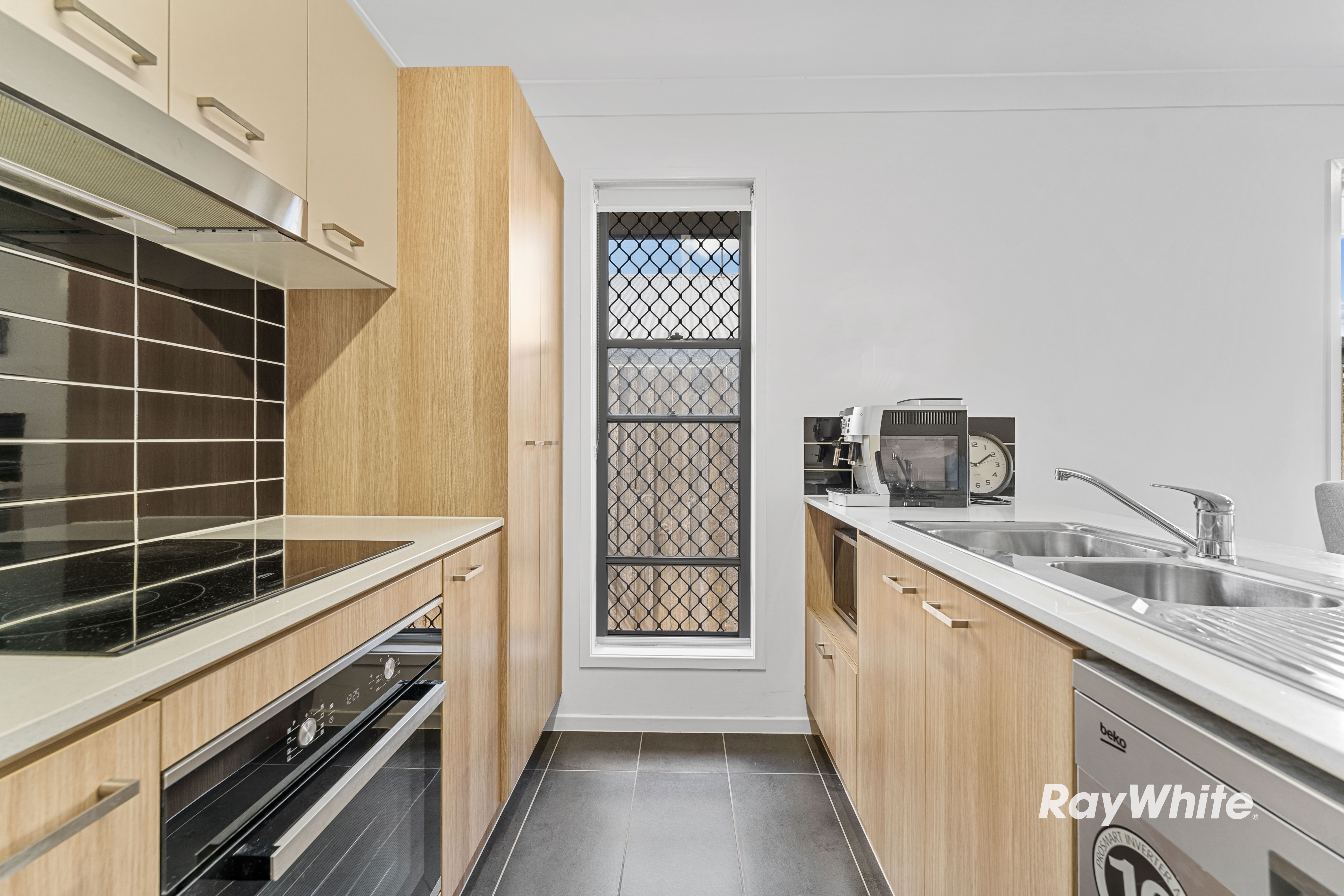 24 Mount Glorious Street, Park Ridge, QLD 4125