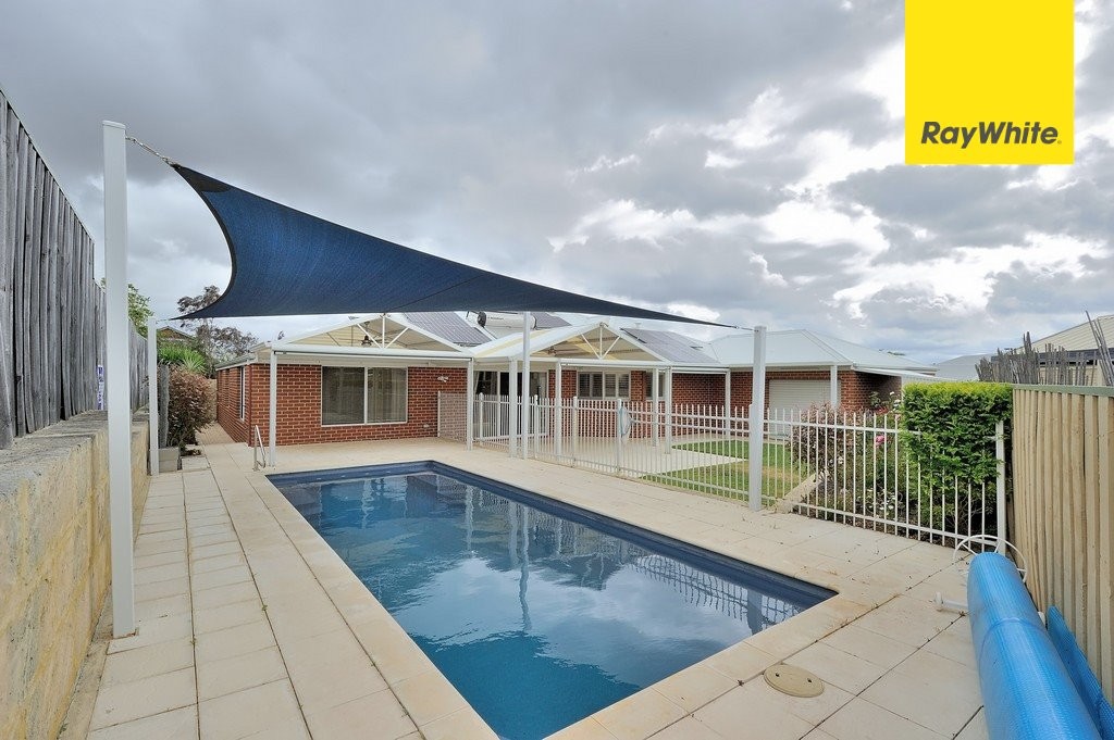2 Maneroo Way, Ellenbrook, WA 6069