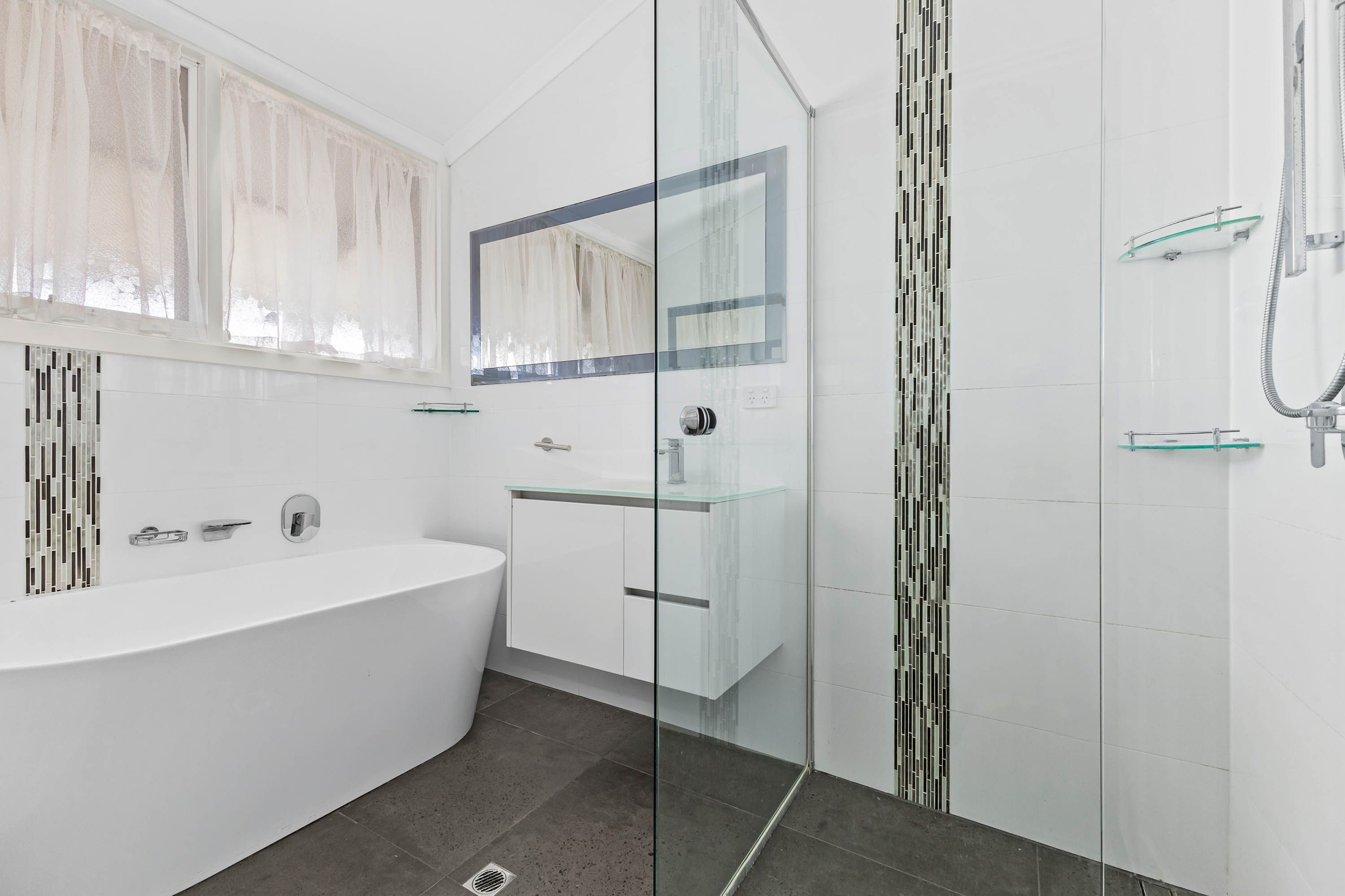 11 Chapel Road — photo 9 of 16