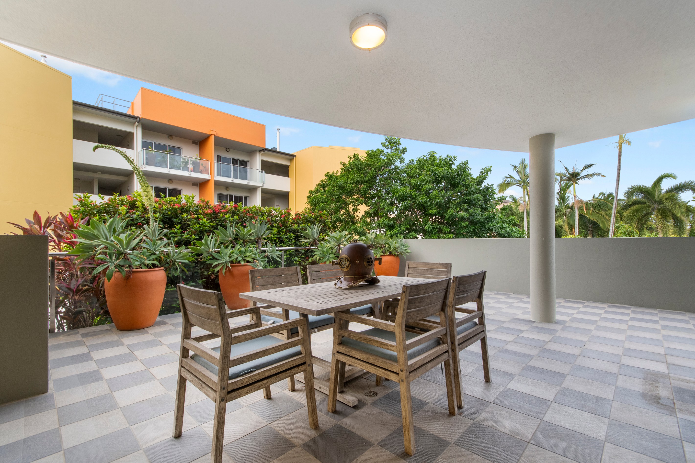 1/96-98 Mitchell Street, North Ward, QLD 4810